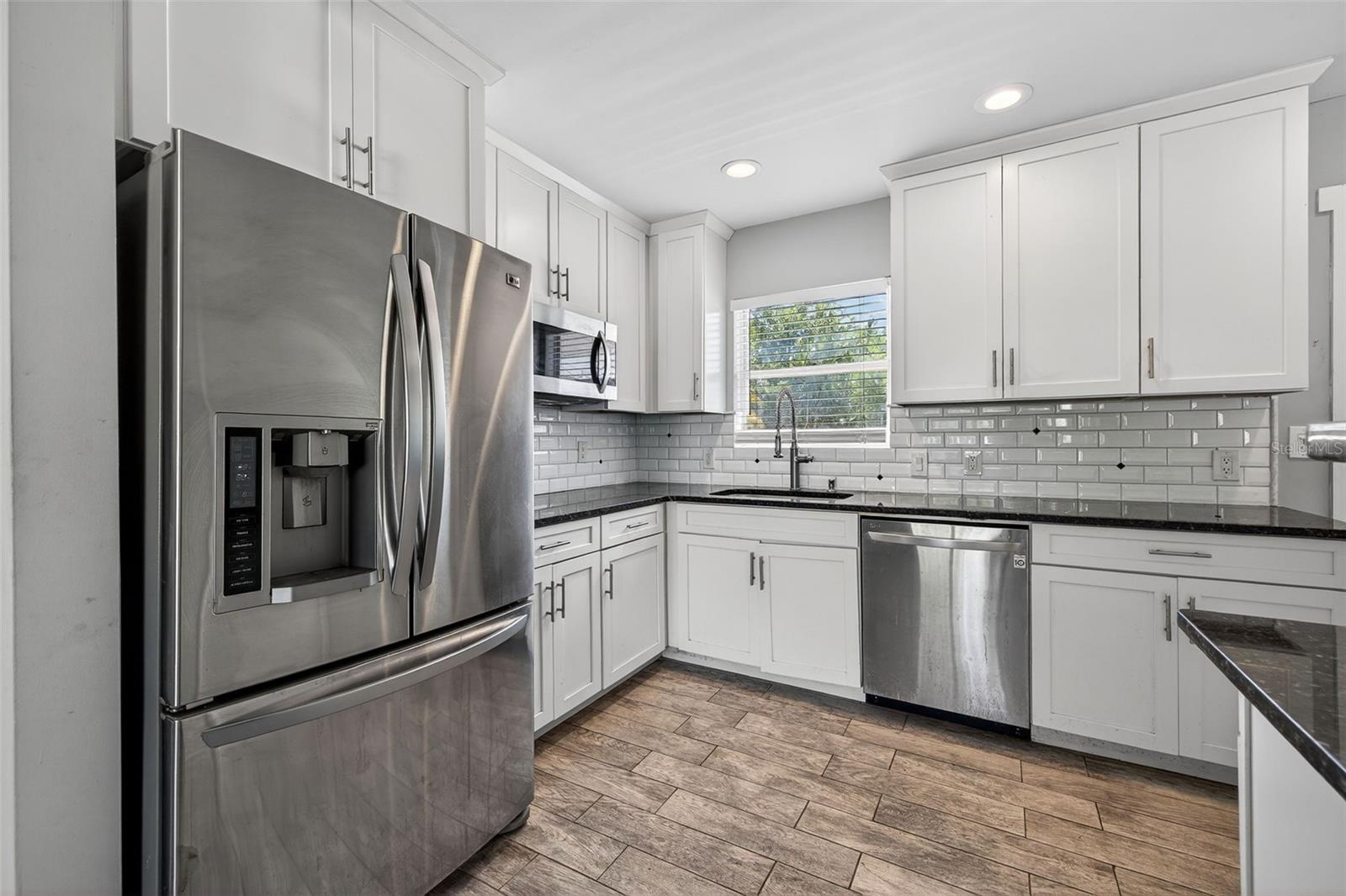 734 40TH AVE NE, ST PETERSBURG, FL — photo 12