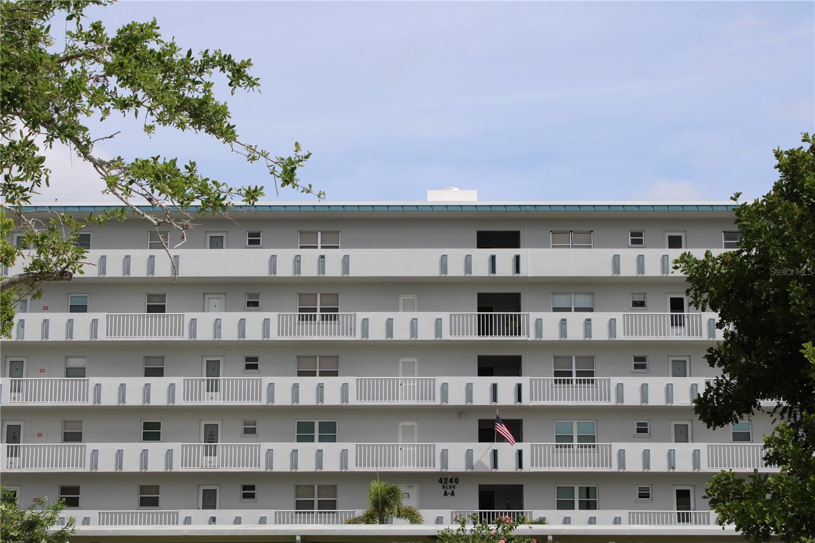 4240 IRONWOOD CIR #404, BRADENTON, FL