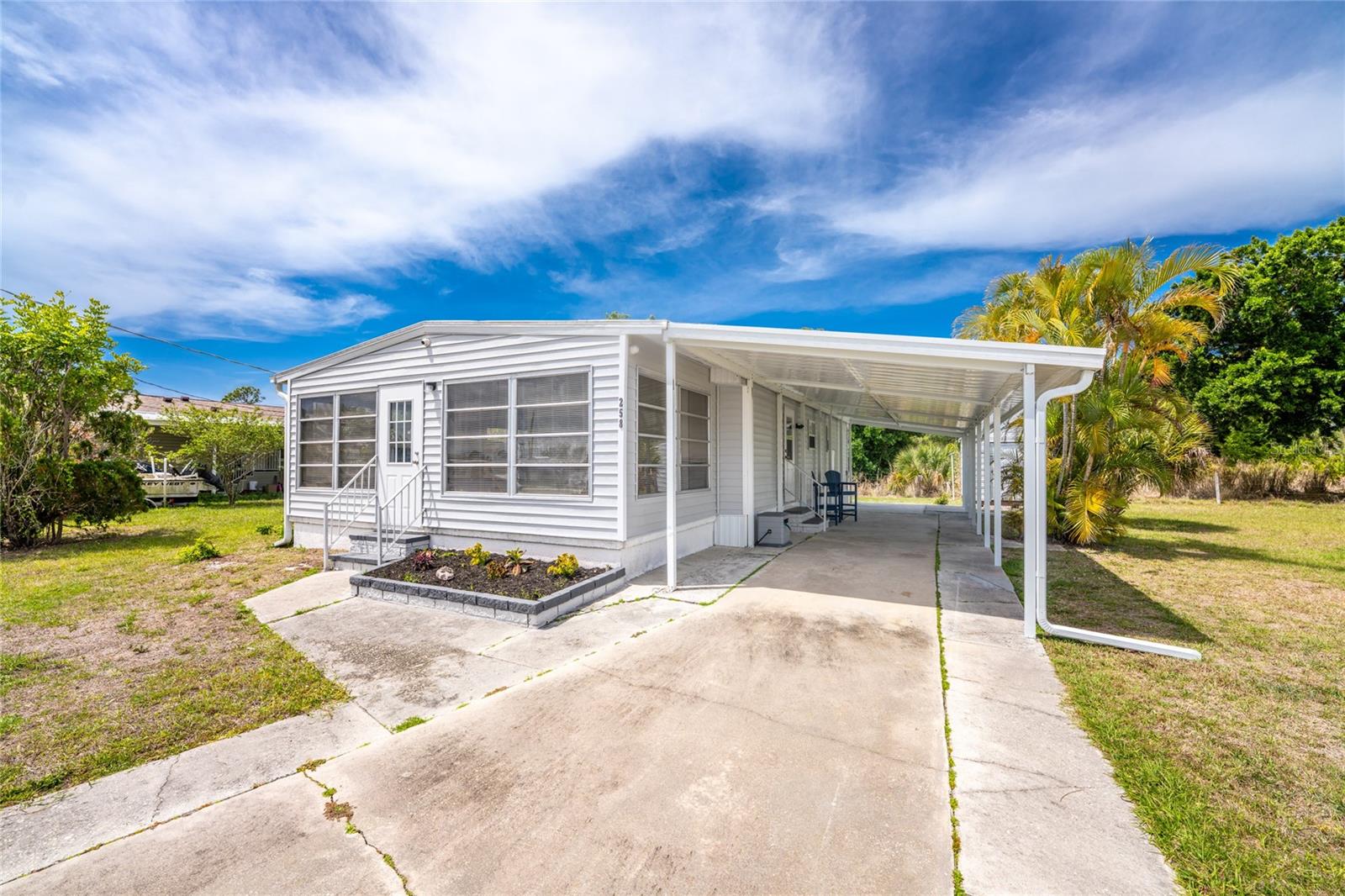 258 VIA DE LUNA, ENGLEWOOD, FL — photo 2