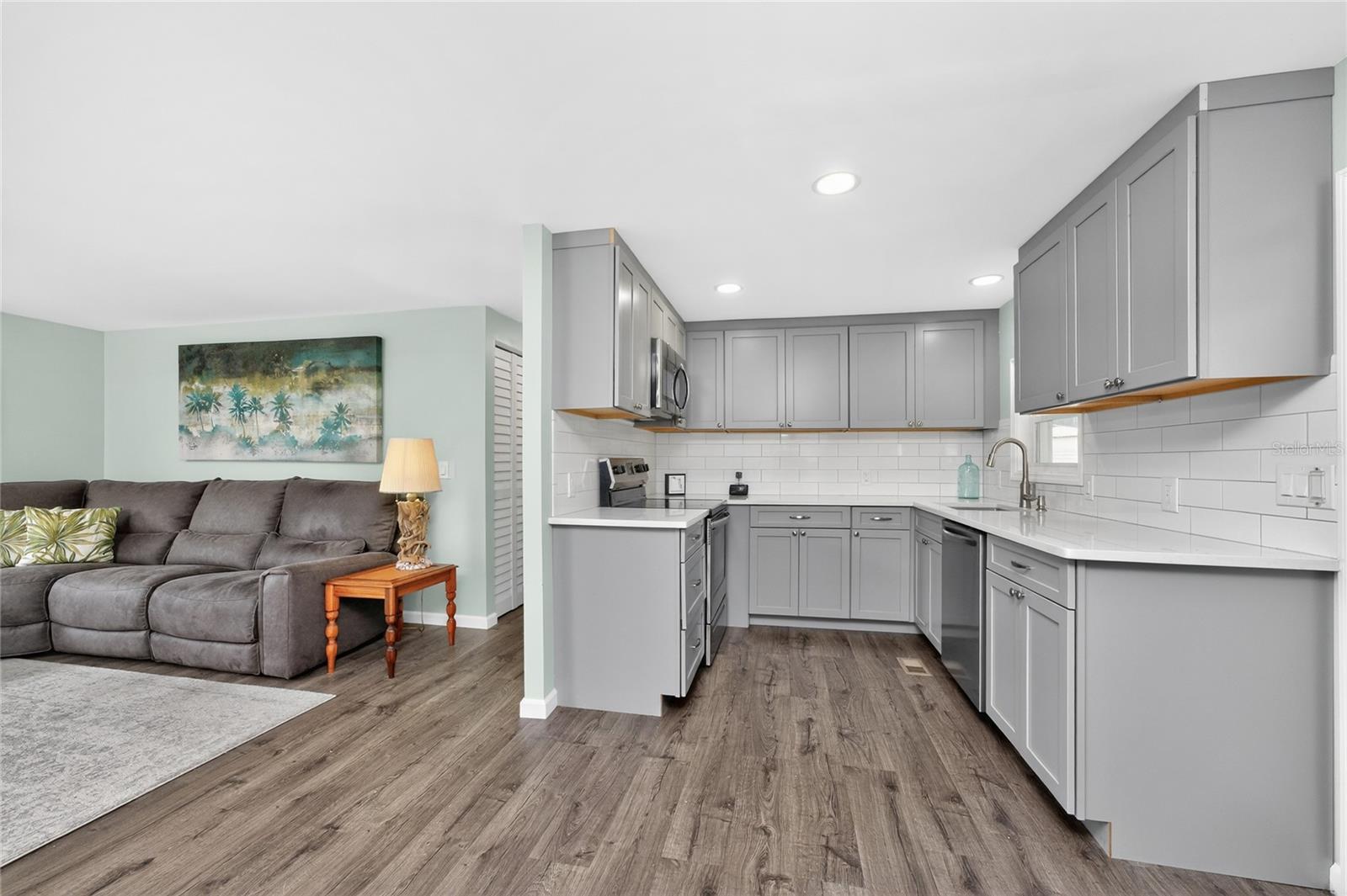 258 VIA DE LUNA, ENGLEWOOD, FL — photo 16