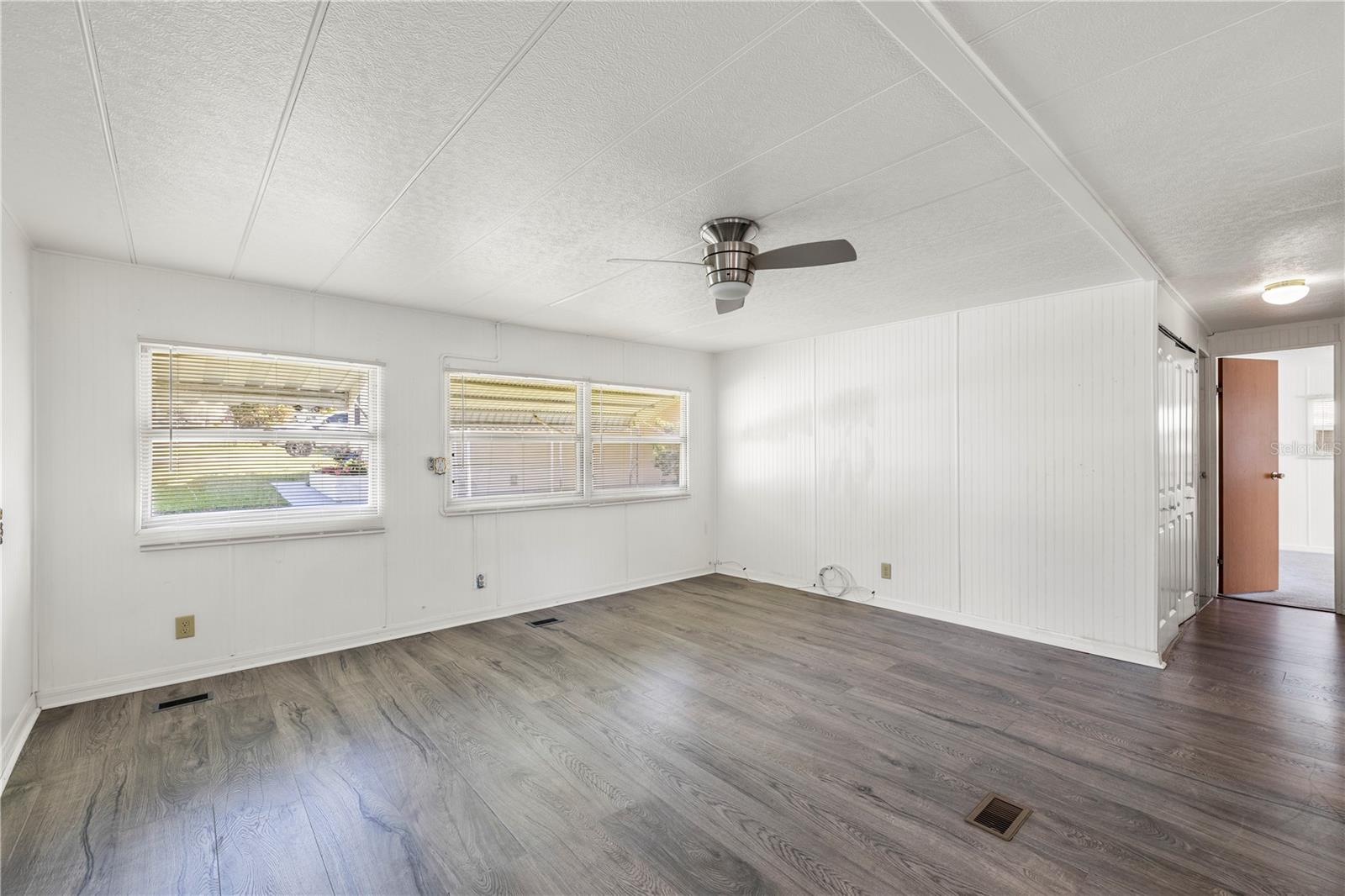 6123 RIDGEWOOD DR, ZEPHYRHILLS, FL — photo 8