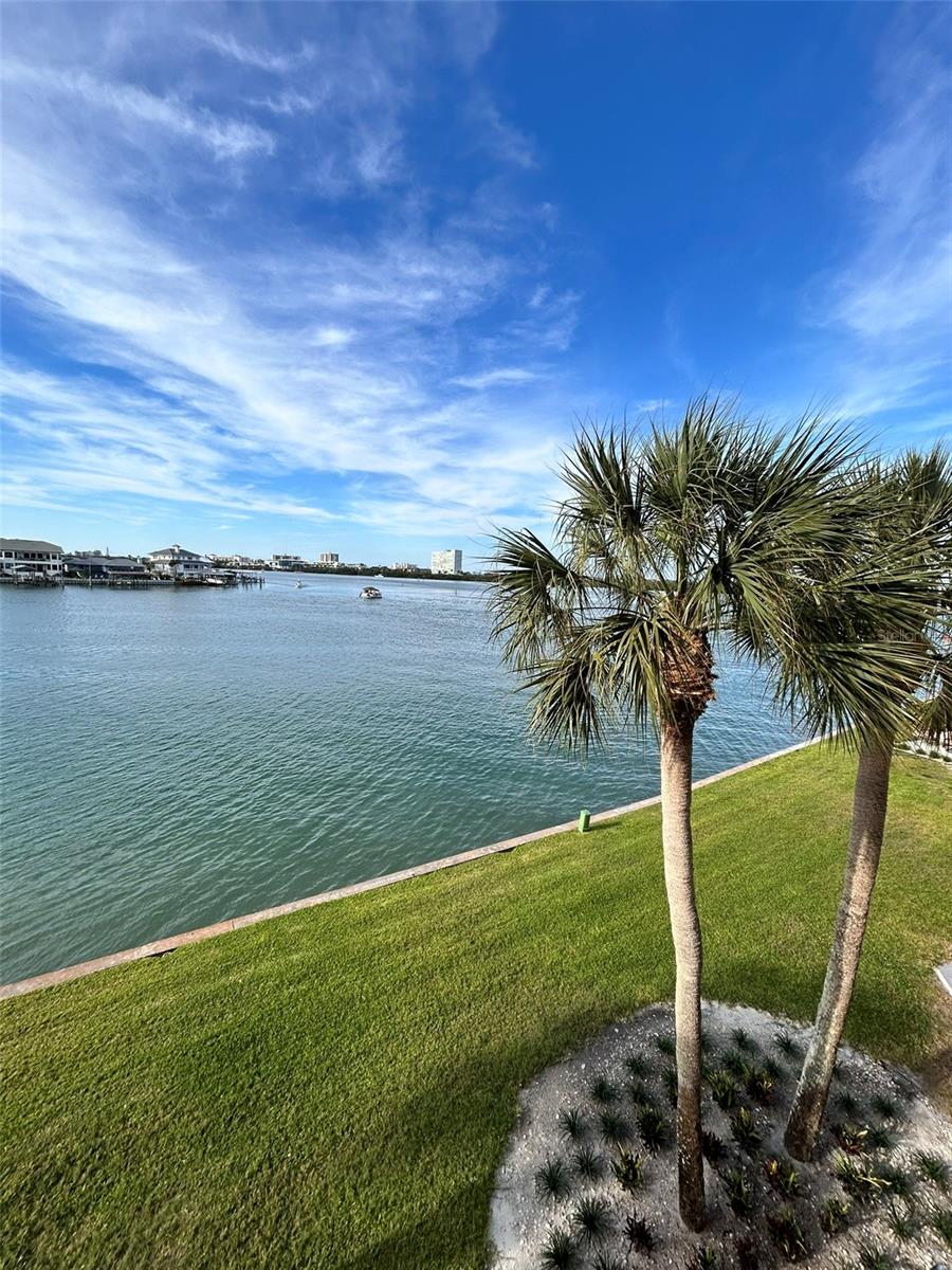 868 BAYWAY BLVD #304, CLEARWATER BEACH, FL
