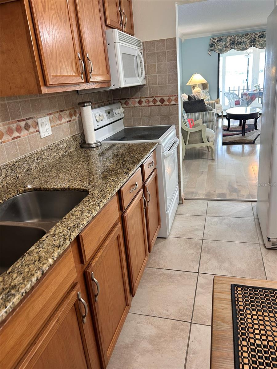 868 BAYWAY BLVD #304, CLEARWATER BEACH, FL — photo 21