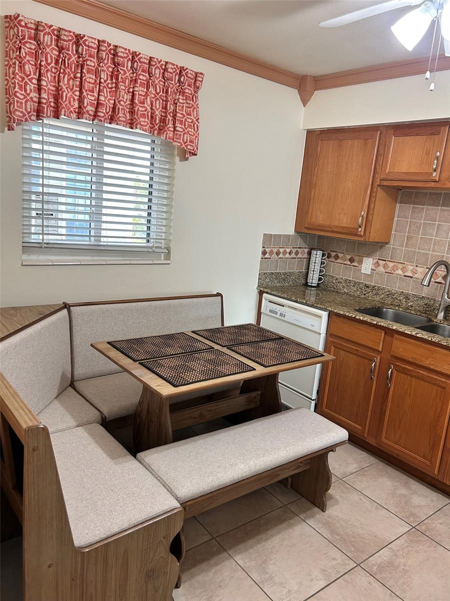 868 BAYWAY BLVD #304, CLEARWATER BEACH, FL — photo 22