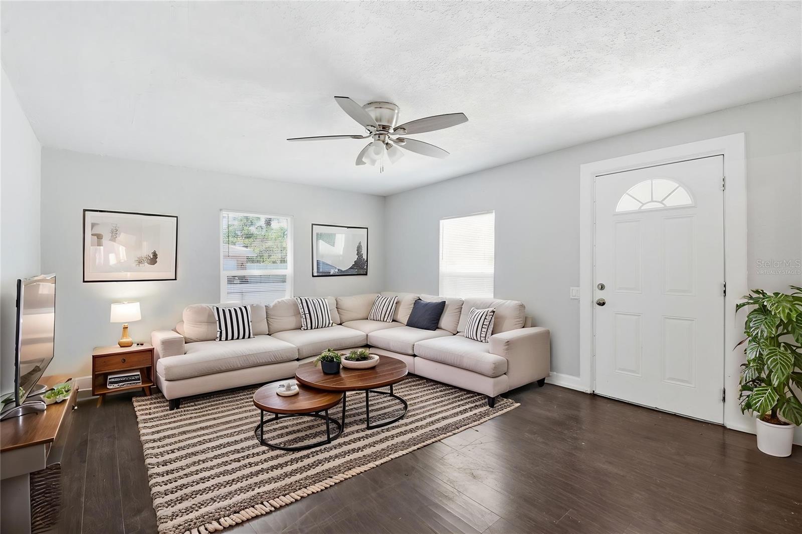 1410 E WATERS AVE, TAMPA, FL — photo 3
