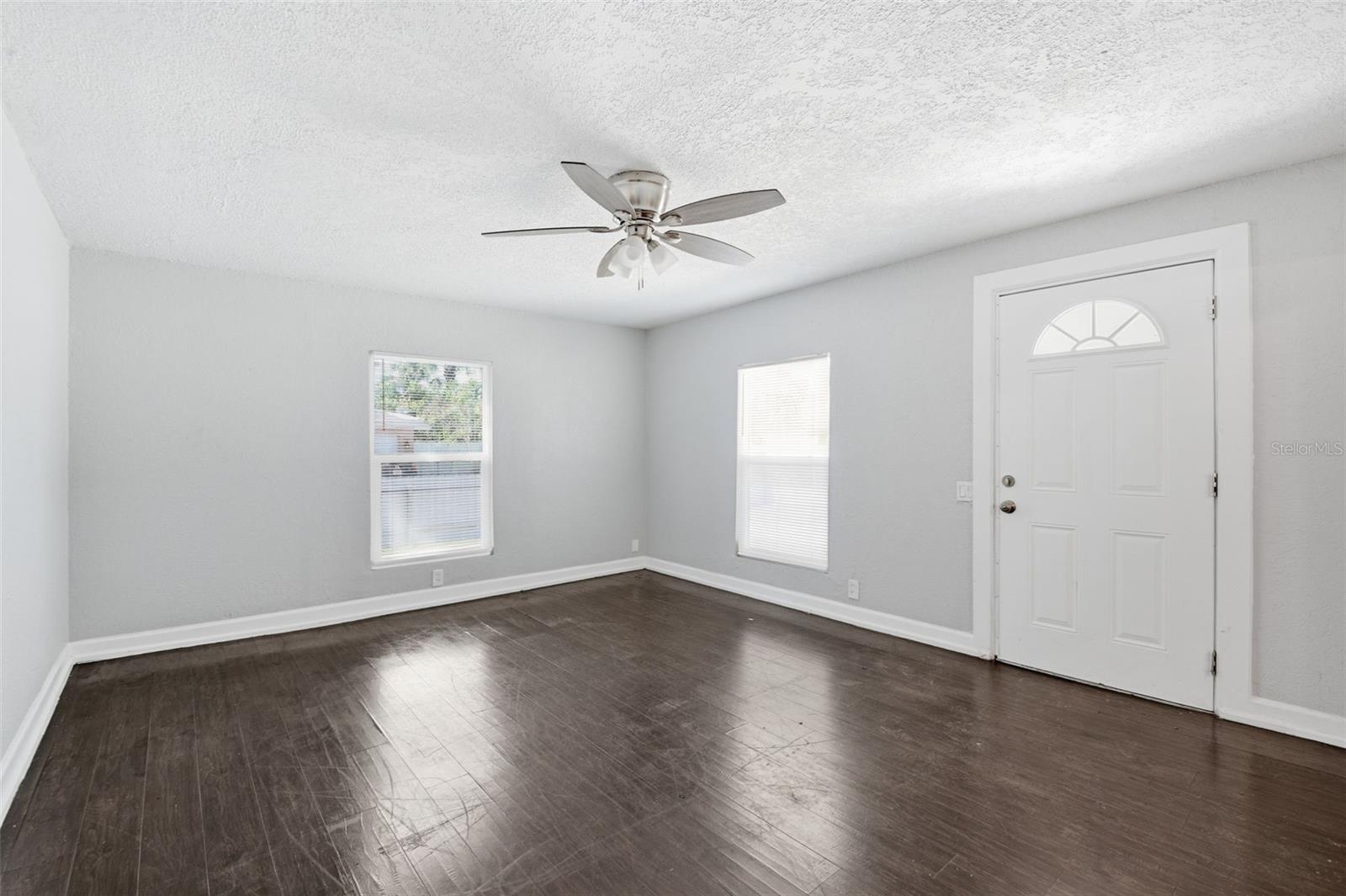 1410 E WATERS AVE, TAMPA, FL — photo 9