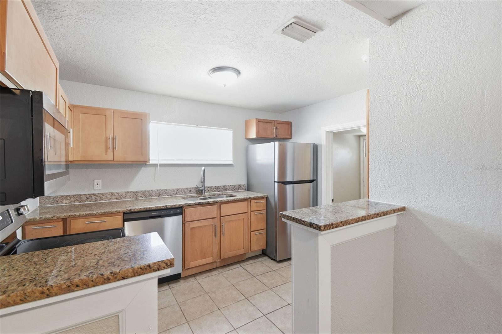 1410 E WATERS AVE, TAMPA, FL — photo 12