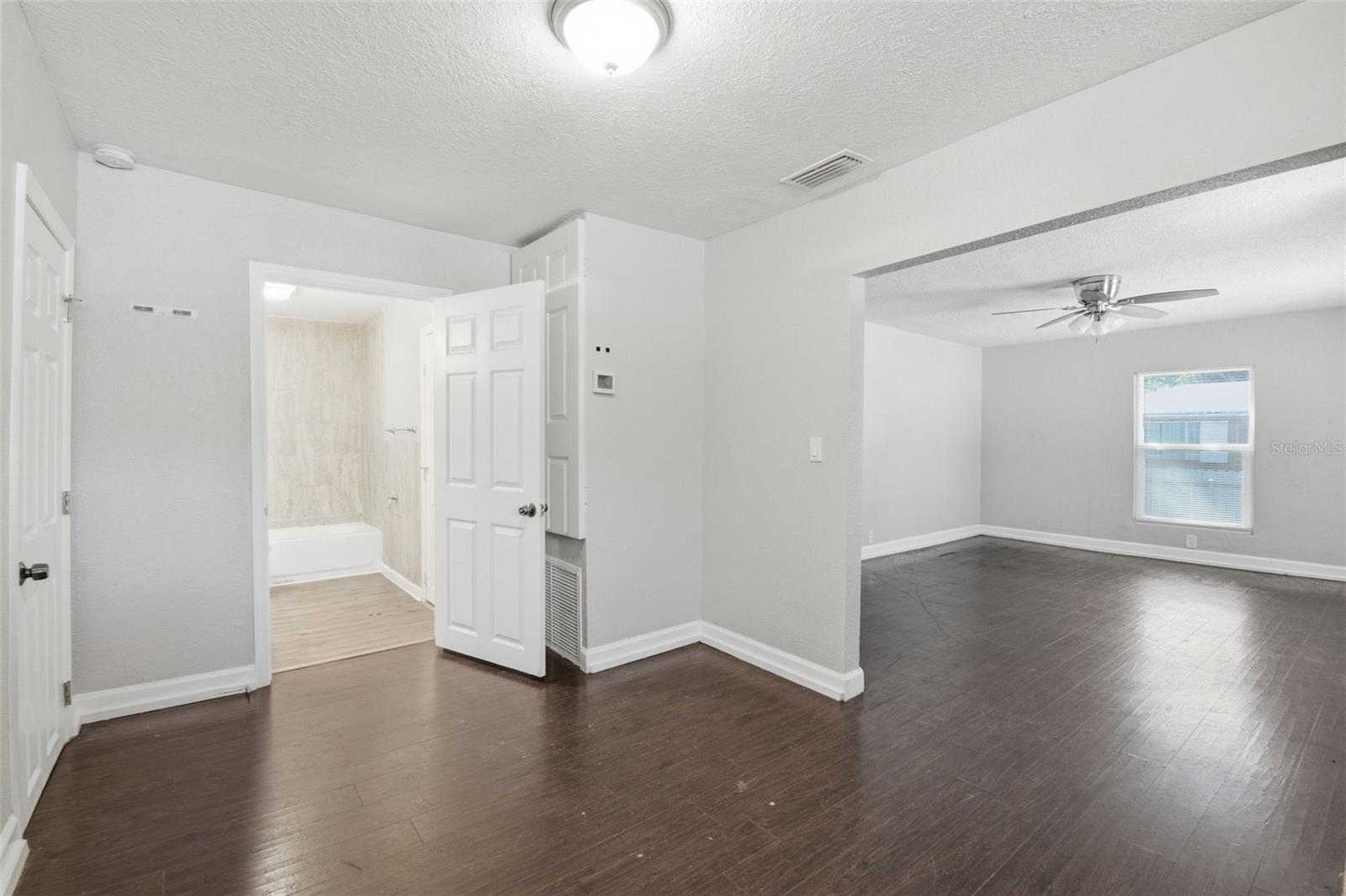 1410 E WATERS AVE, TAMPA, FL — photo 16