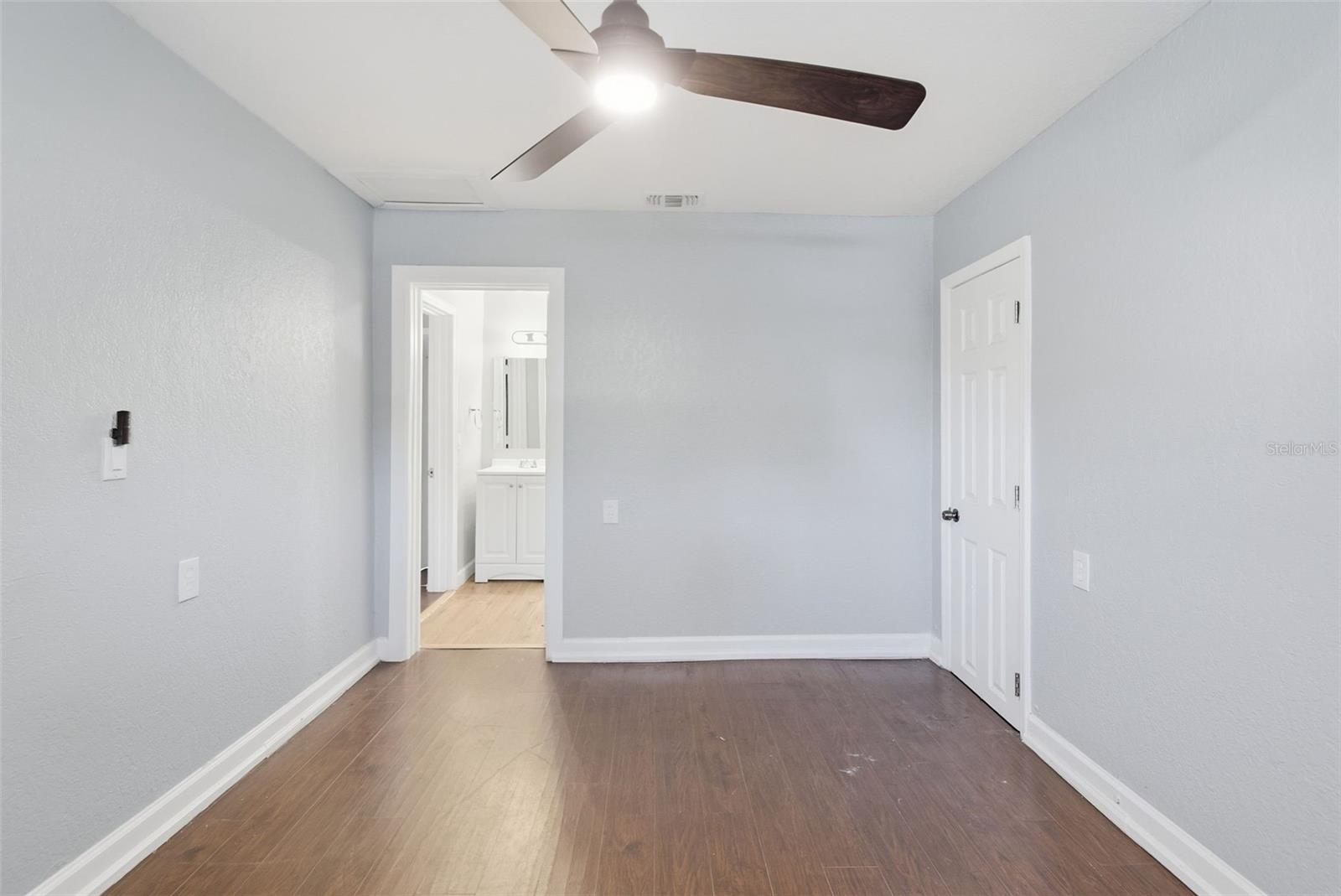 1410 E WATERS AVE, TAMPA, FL — photo 17
