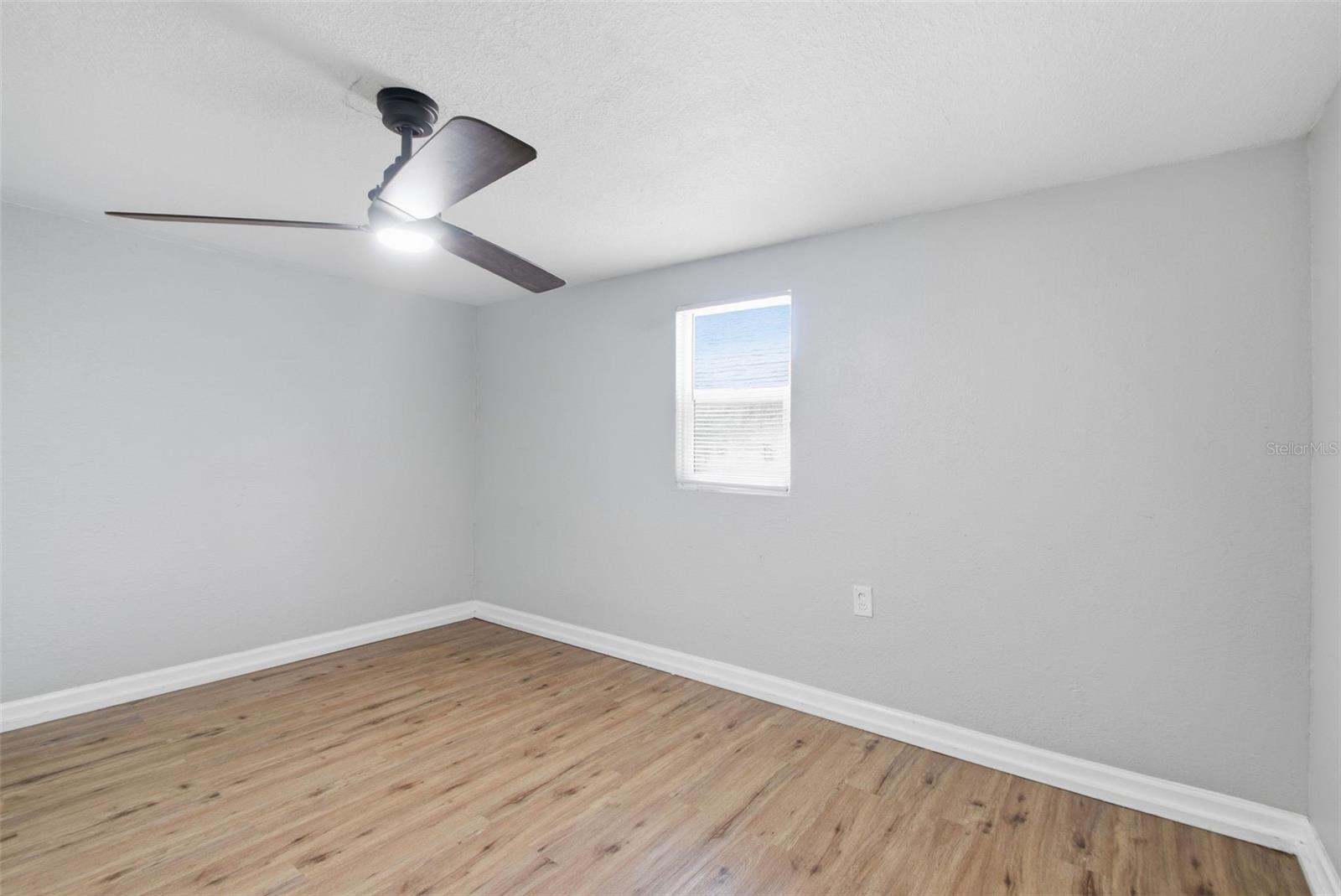 1410 E WATERS AVE, TAMPA, FL — photo 21