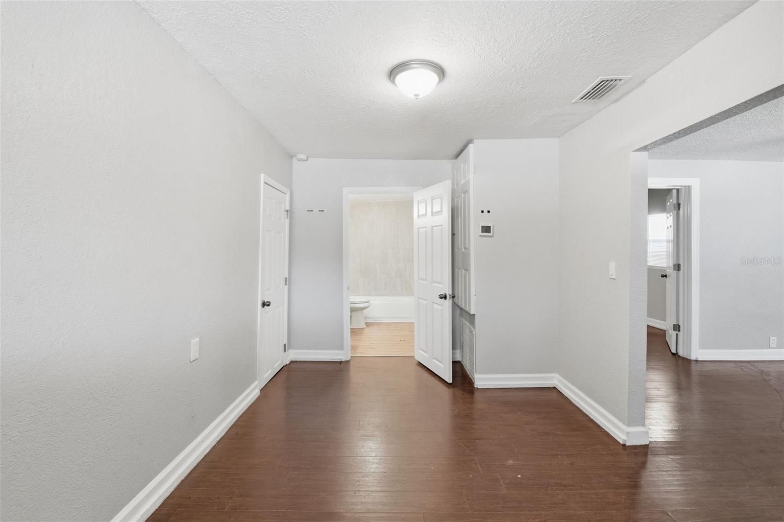 1410 E WATERS AVE, TAMPA, FL — photo 26