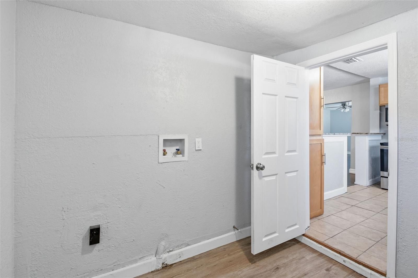 1410 E WATERS AVE, TAMPA, FL — photo 31