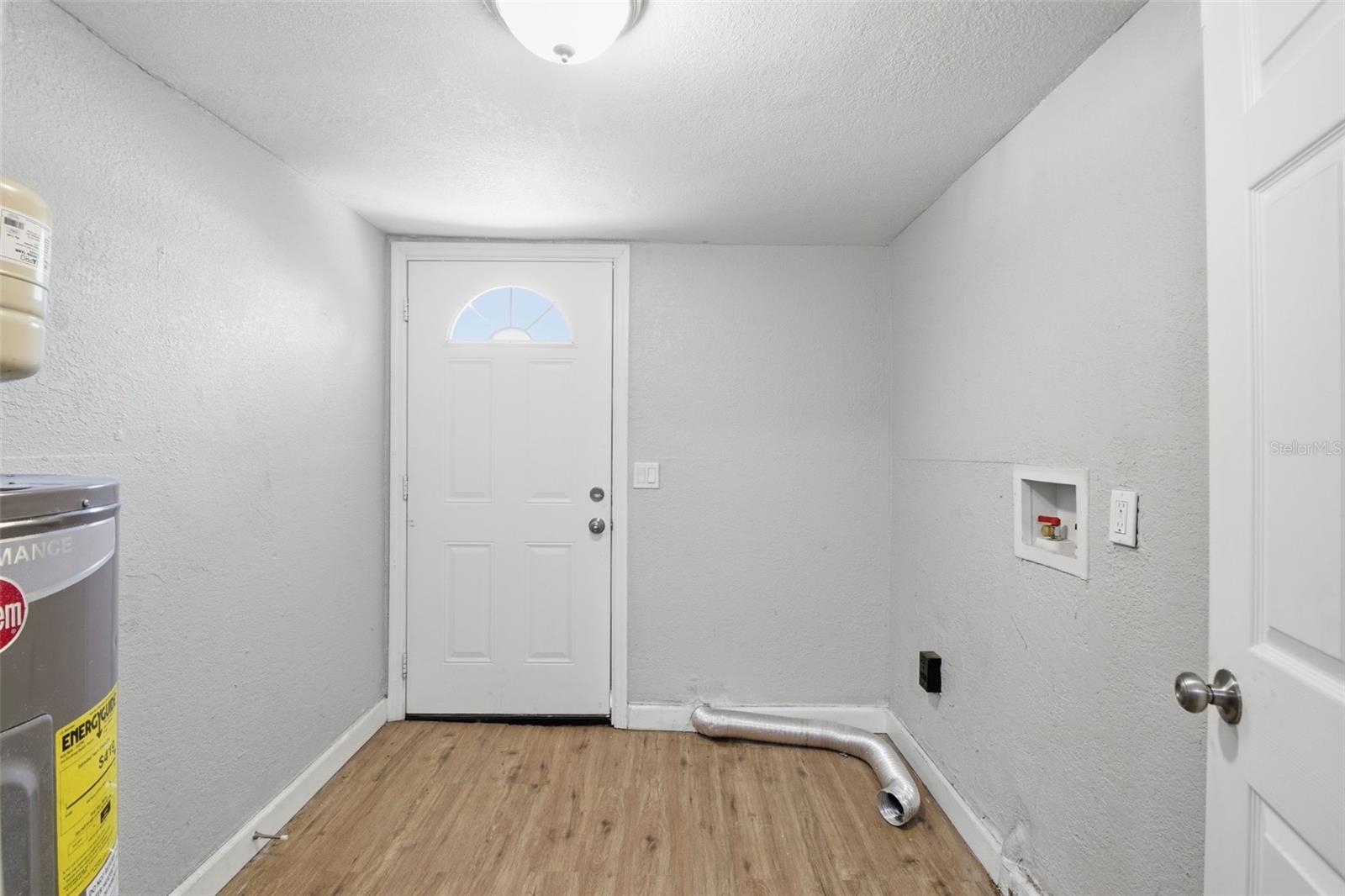 1410 E WATERS AVE, TAMPA, FL — photo 32