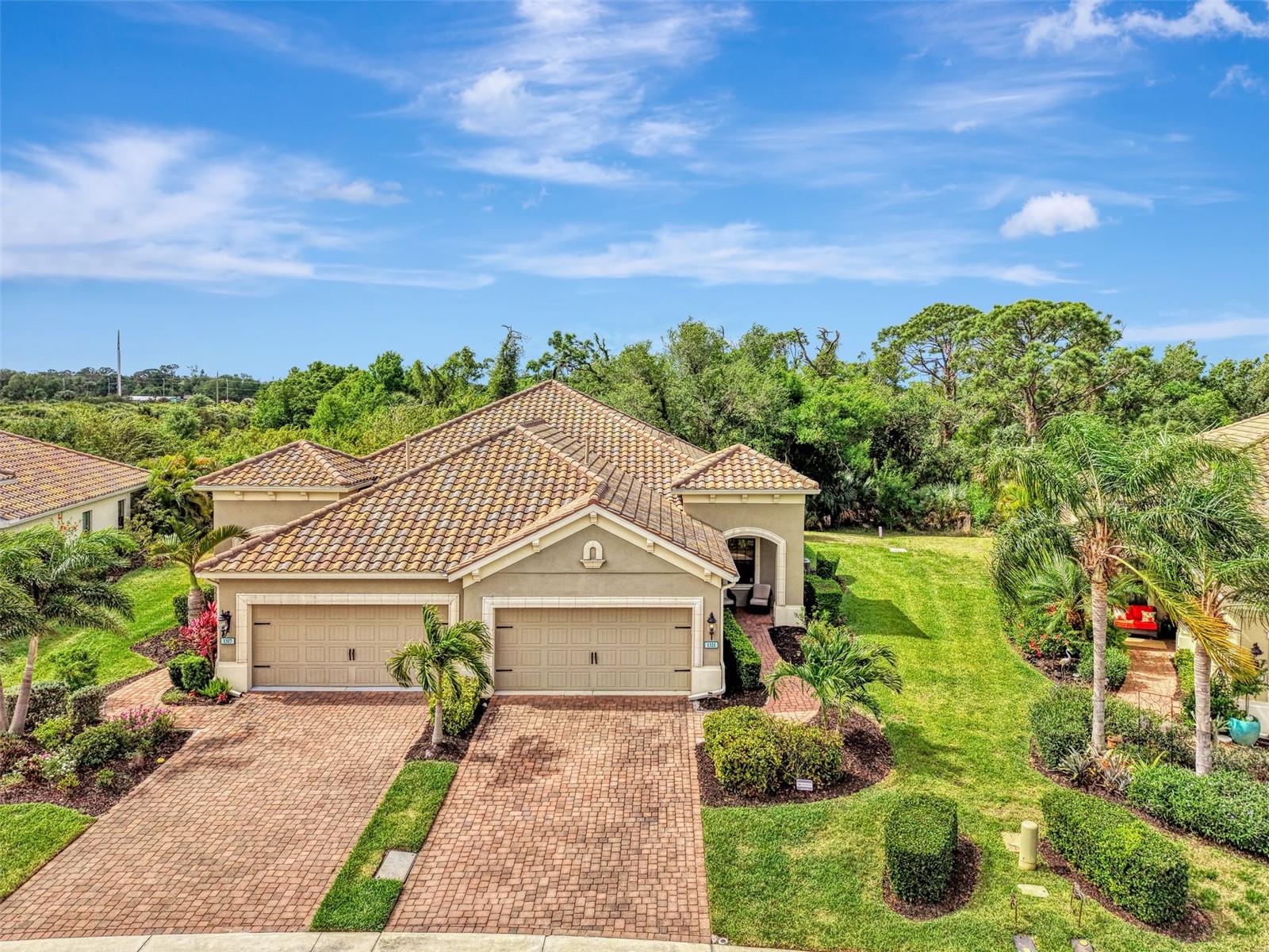 1321 BACKSPIN DR, ENGLEWOOD, FL — photo 2