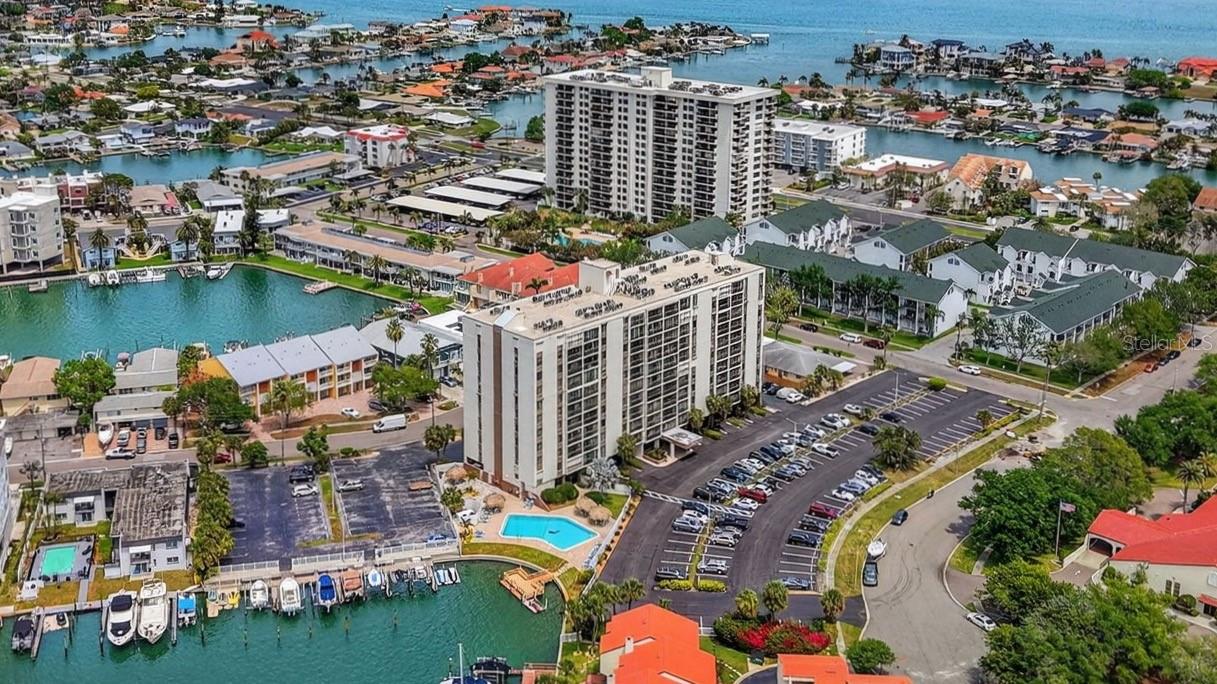 255 DOLPHIN PT #211, CLEARWATER, FL — photo 4