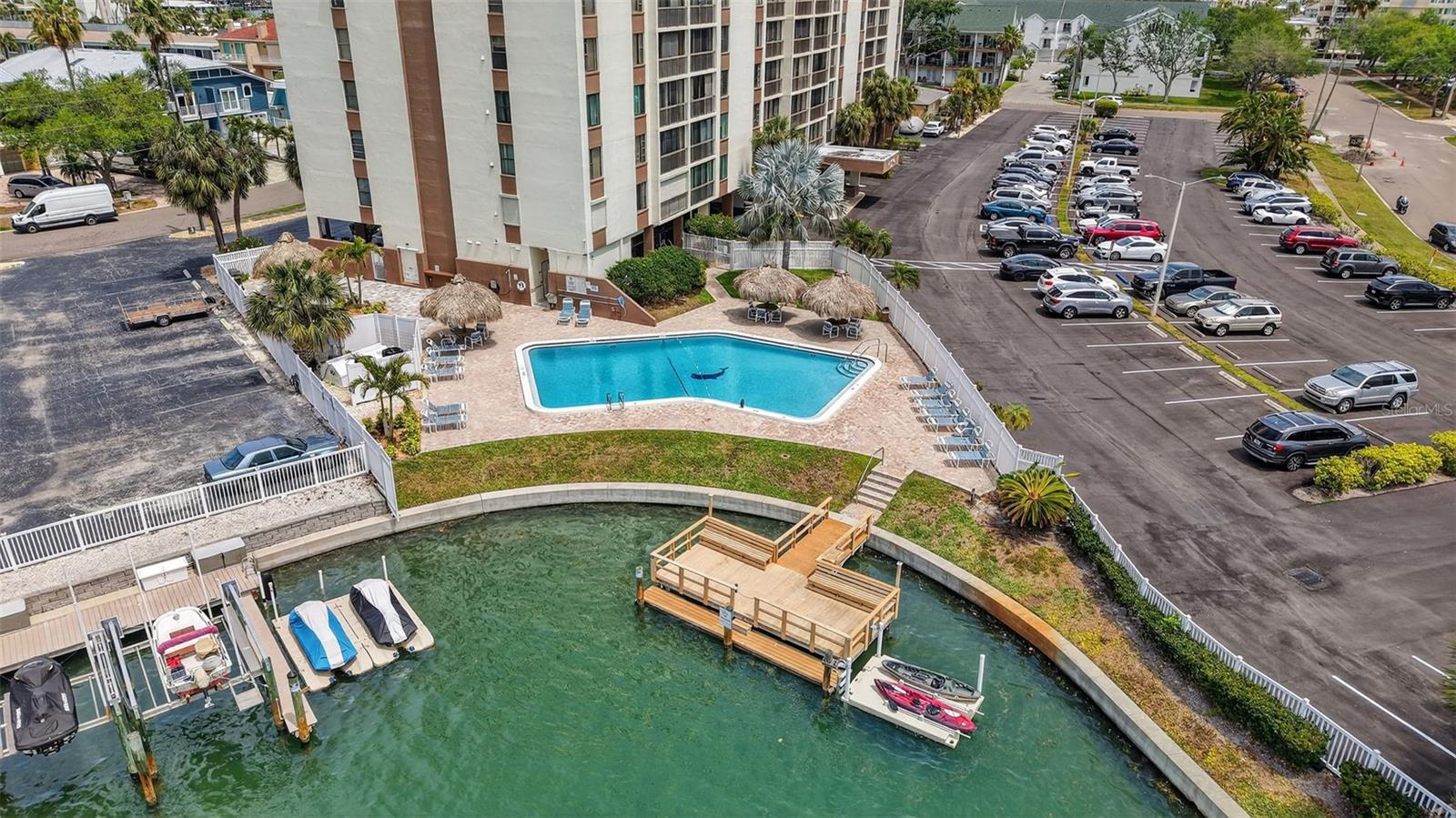 255 DOLPHIN PT #211, CLEARWATER, FL — photo 6