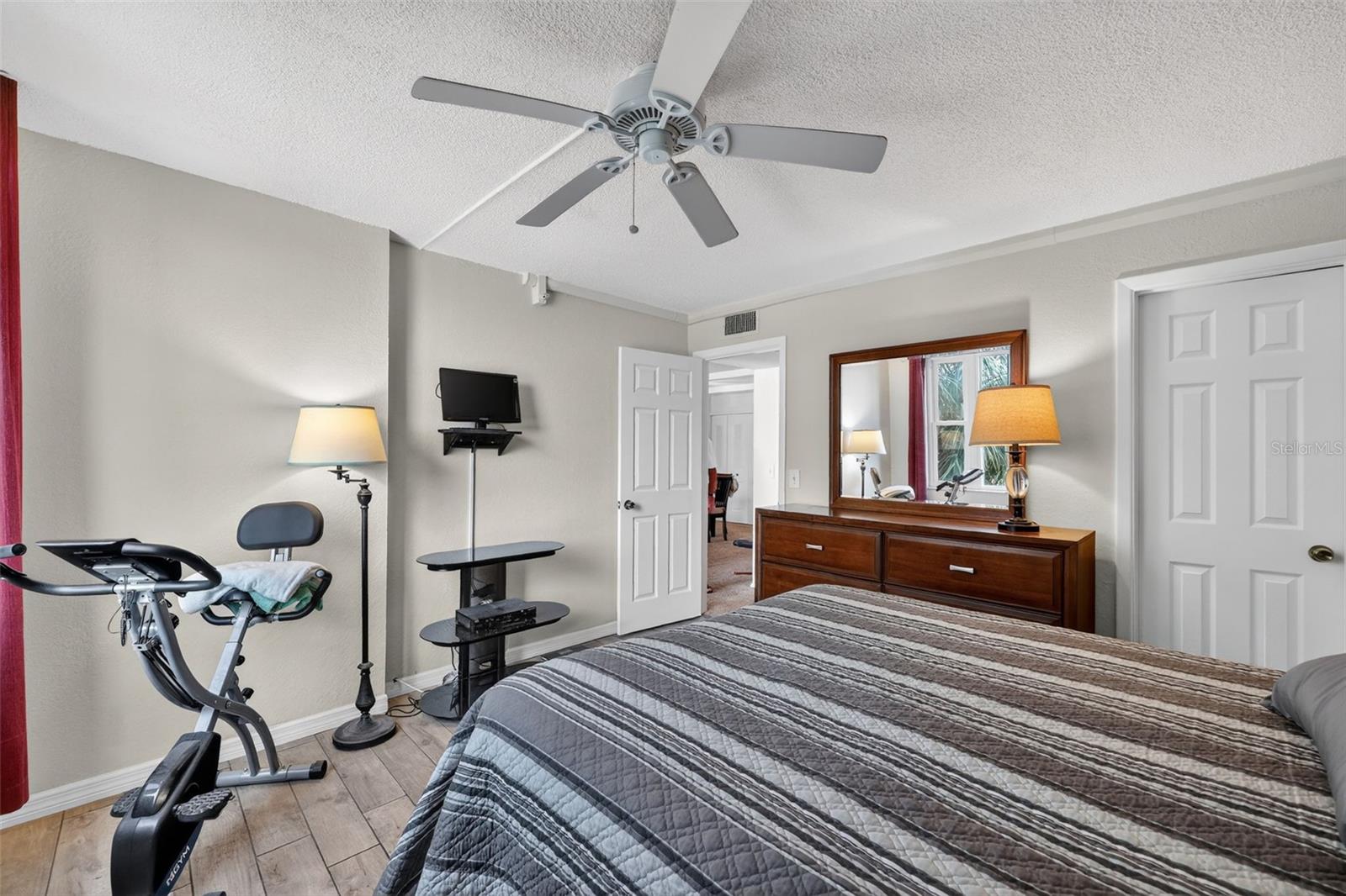 255 DOLPHIN PT #211, CLEARWATER, FL — photo 27