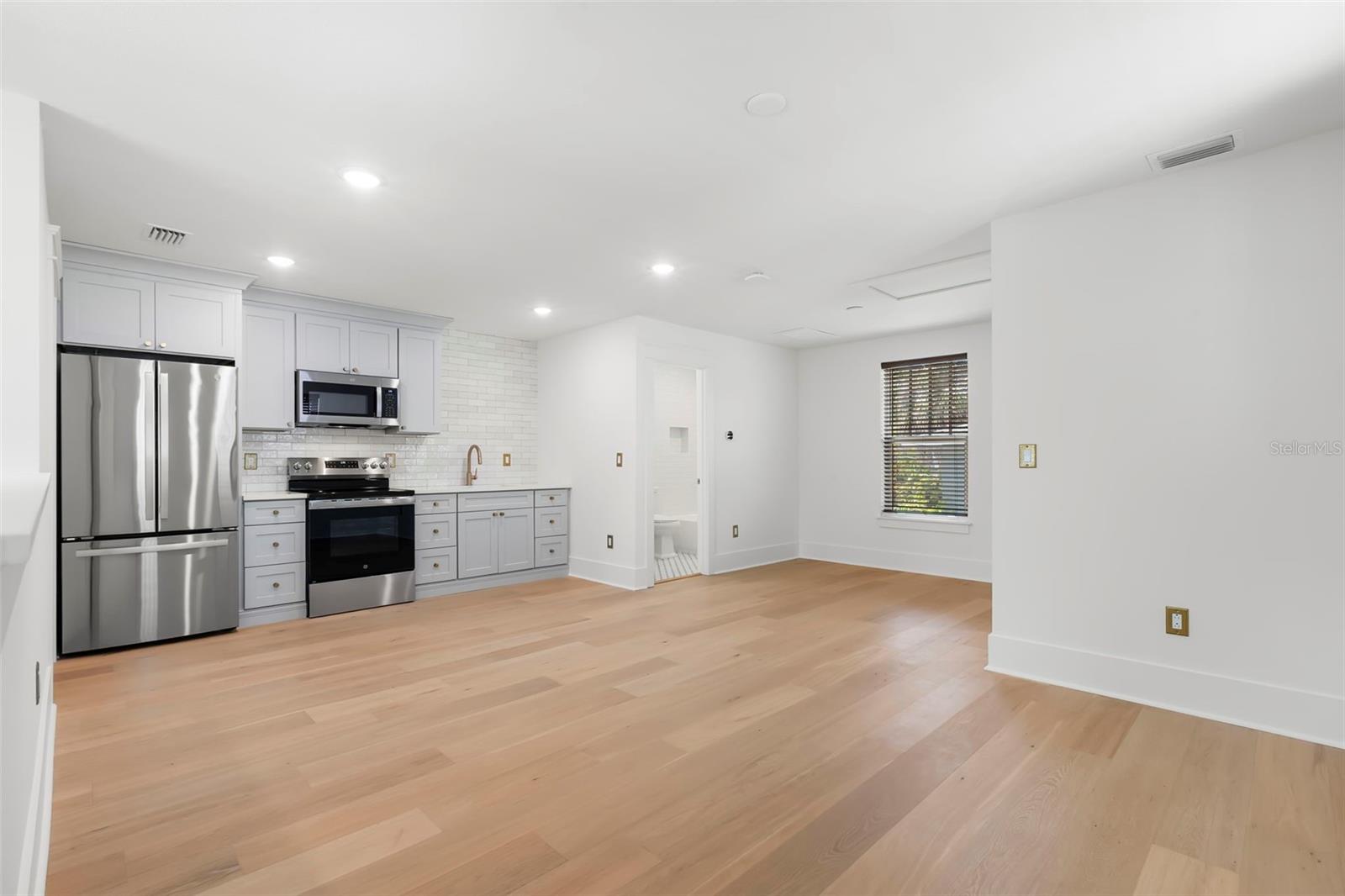 1038 26TH AVE N, ST PETERSBURG, FL — photo 49
