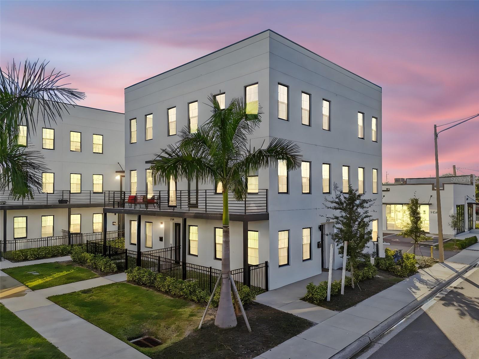 2724 5TH AVE S, ST PETERSBURG, FL — photo 2