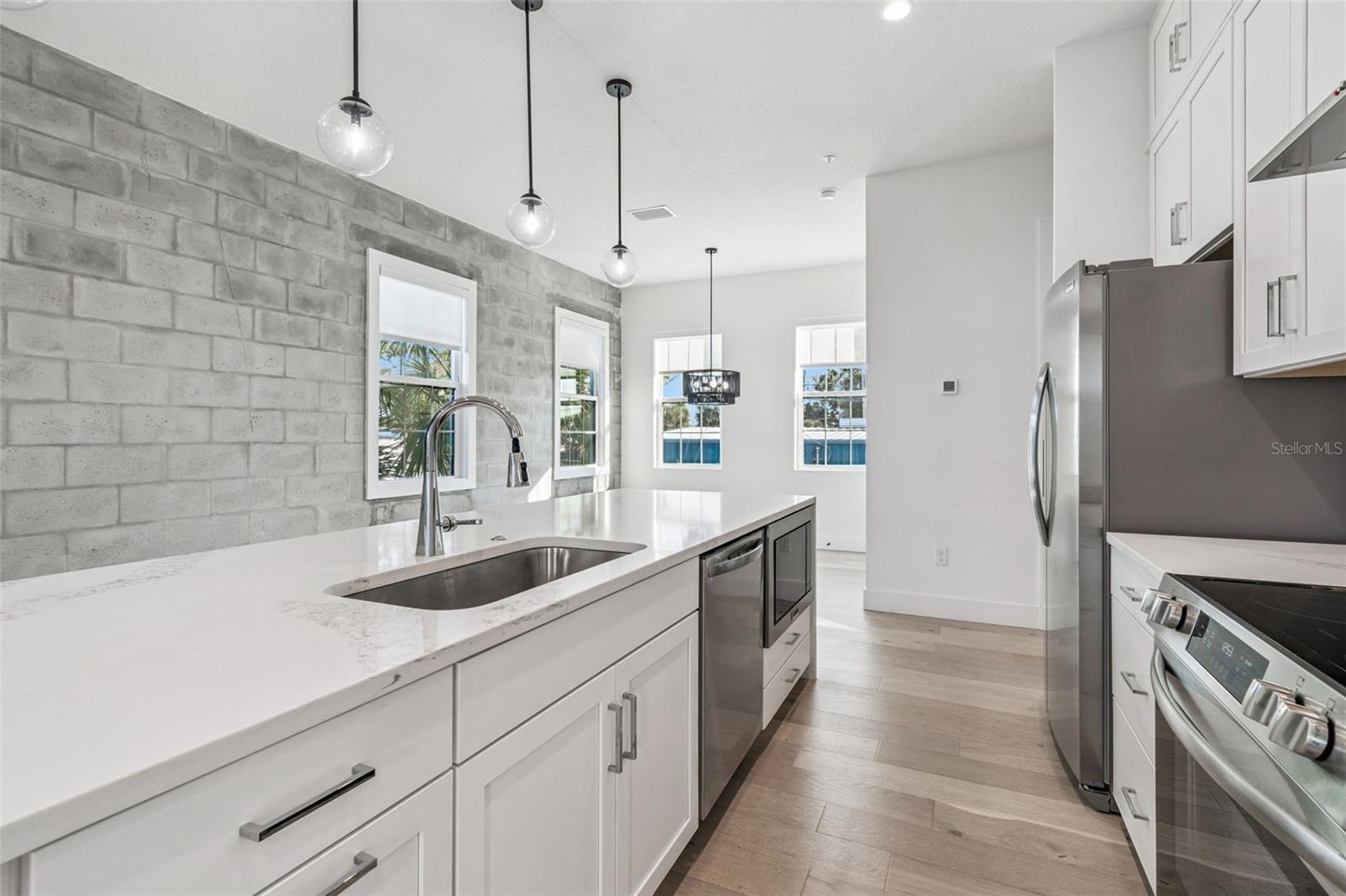 2724 5TH AVE S, ST PETERSBURG, FL — photo 23
