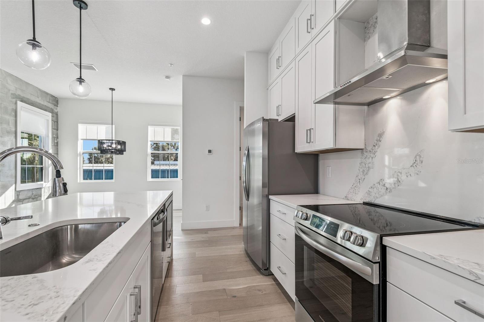 2724 5TH AVE S, ST PETERSBURG, FL — photo 24