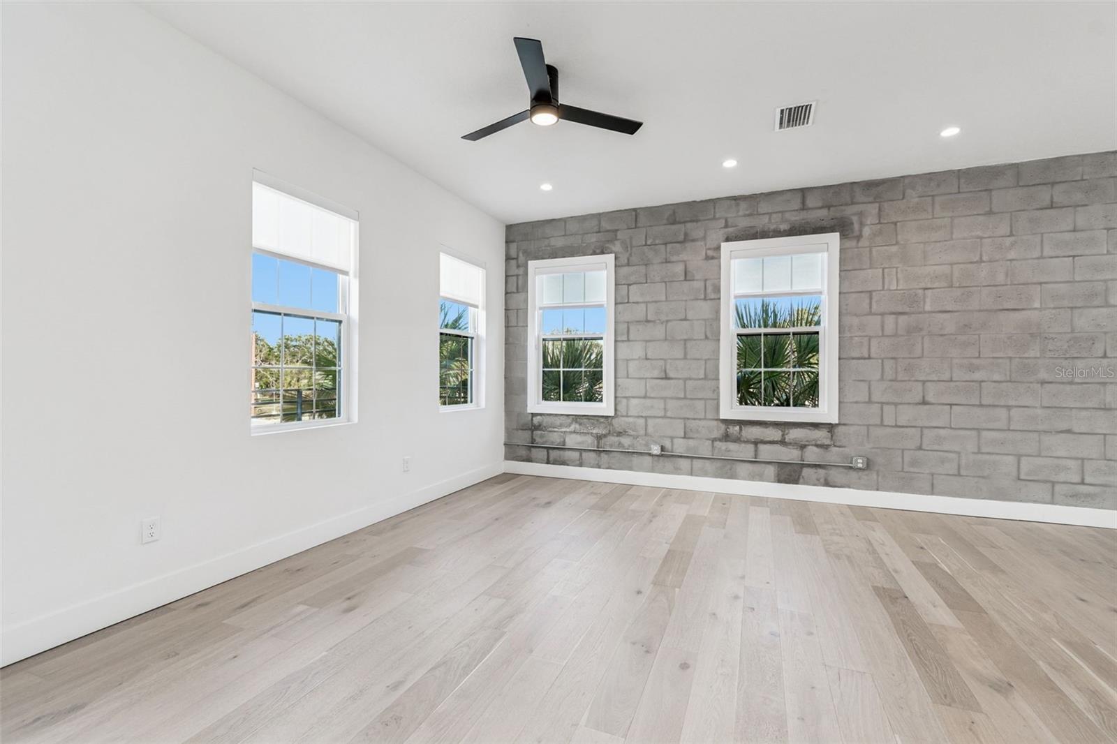 2724 5TH AVE S, ST PETERSBURG, FL — photo 32