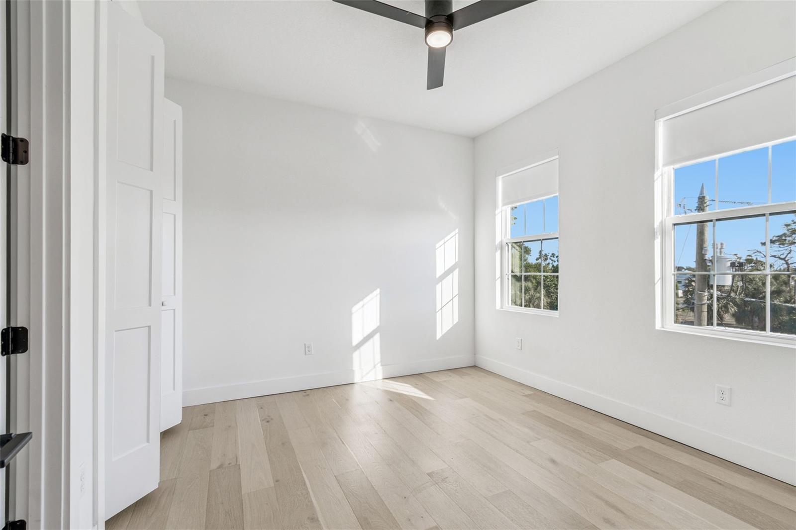 2724 5TH AVE S, ST PETERSBURG, FL — photo 40