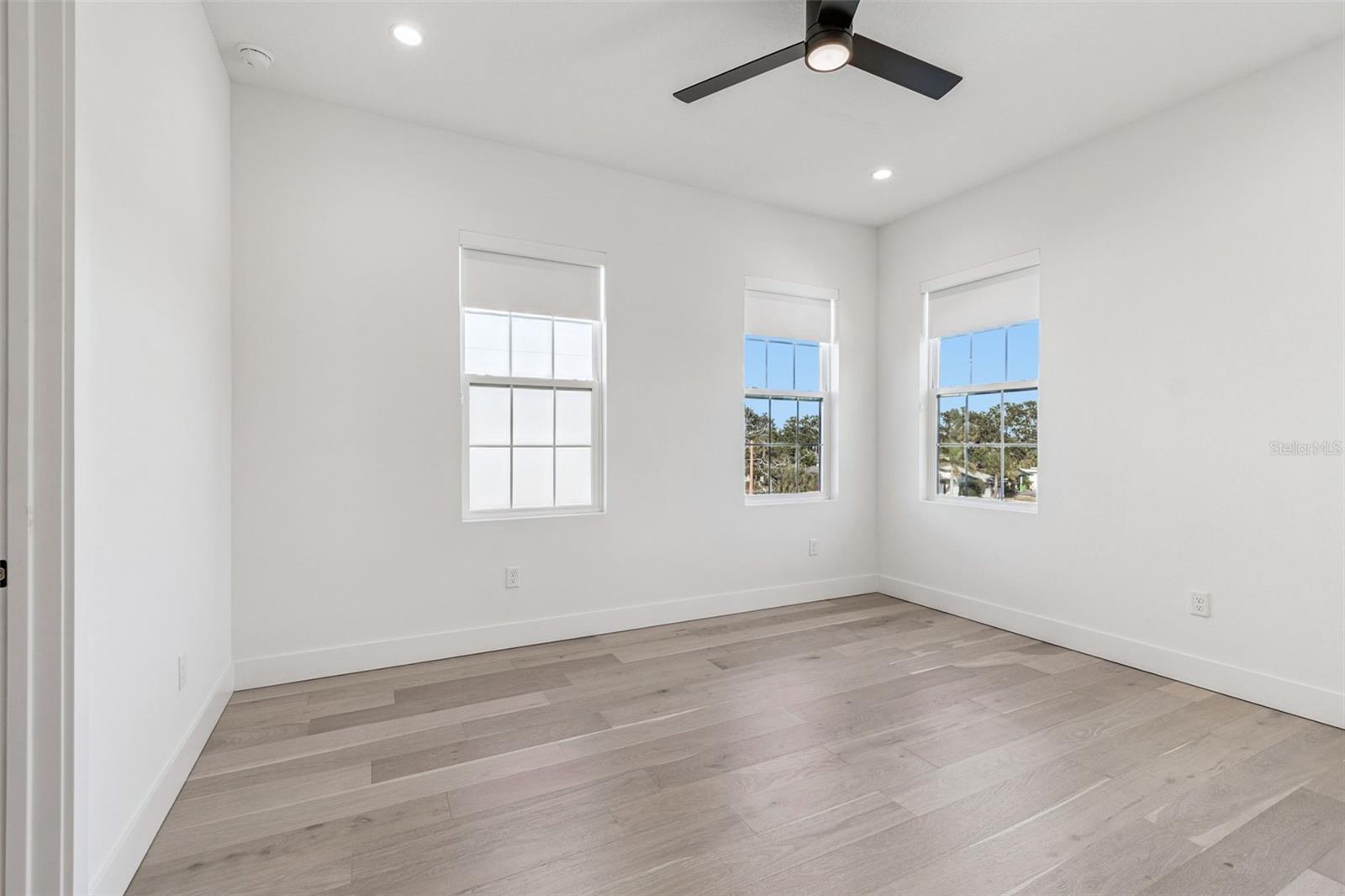 2724 5TH AVE S, ST PETERSBURG, FL — photo 48