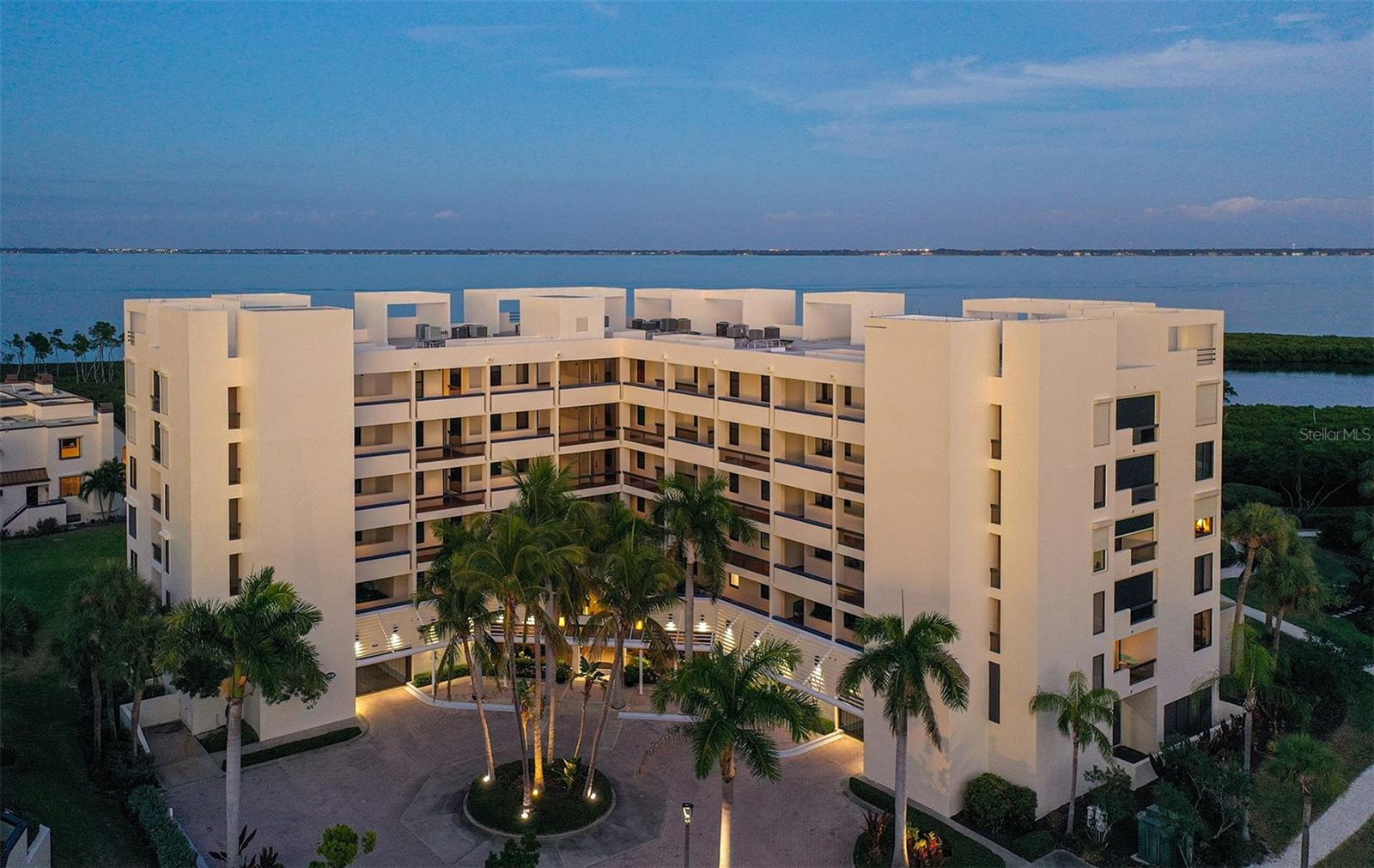 1932 HARBOURSIDE DR #242, LONGBOAT KEY, FL