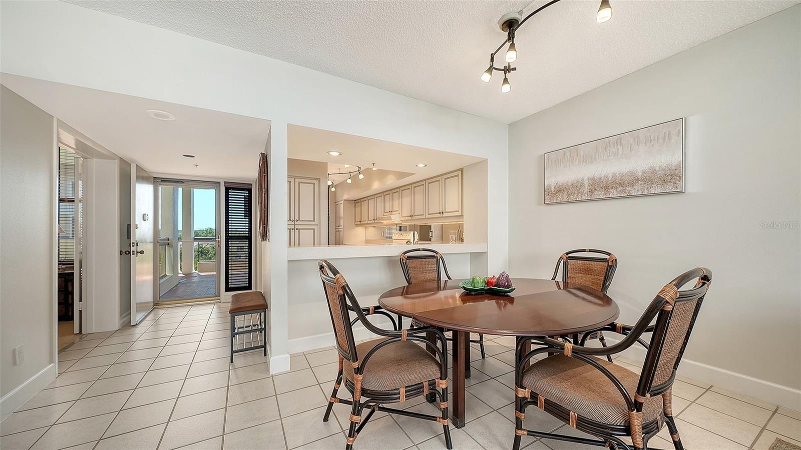 1932 HARBOURSIDE DR #242, LONGBOAT KEY, FL — photo 9