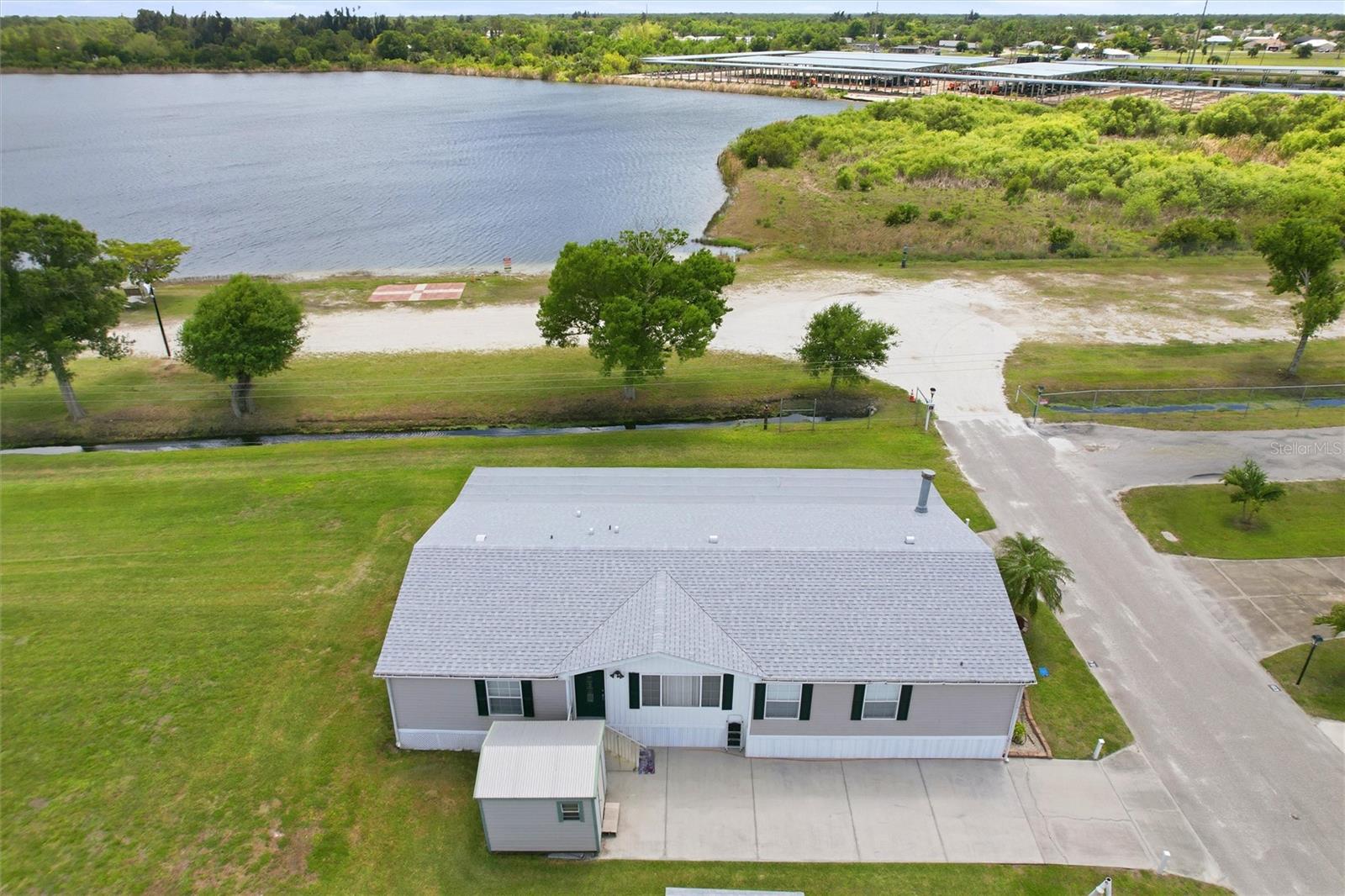 184 W MANATEE LOOP, PUNTA GORDA, FL — photo 3