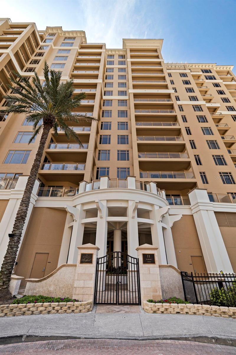 11 BAYMONT ST #302, CLEARWATER BEACH, FL — photo 6