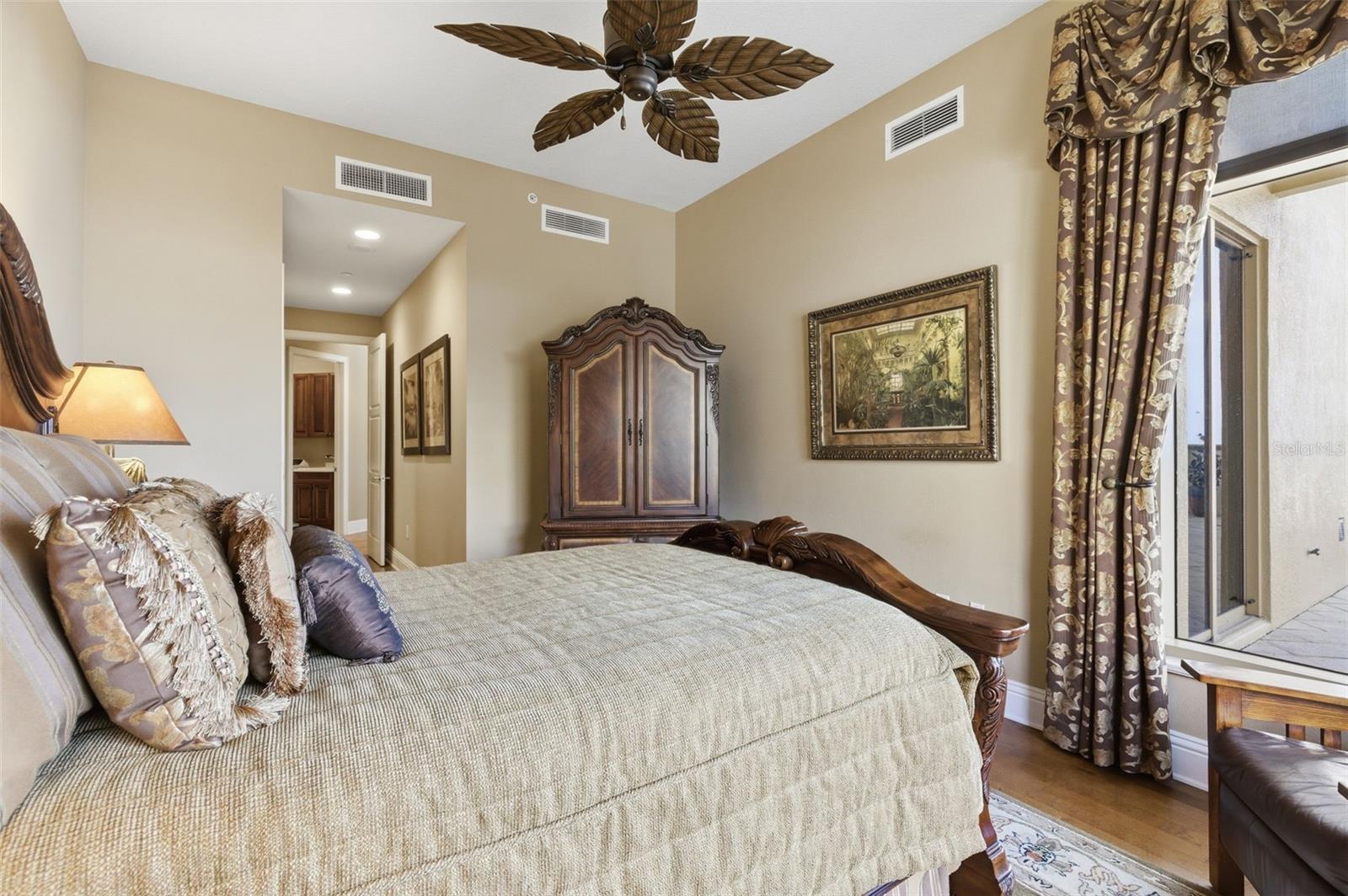 11 BAYMONT ST #302, CLEARWATER BEACH, FL — photo 33