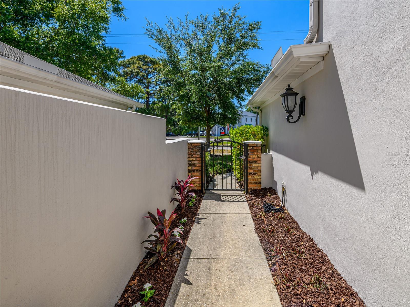 204 S LINCOLN AVE, TAMPA, FL — photo 37