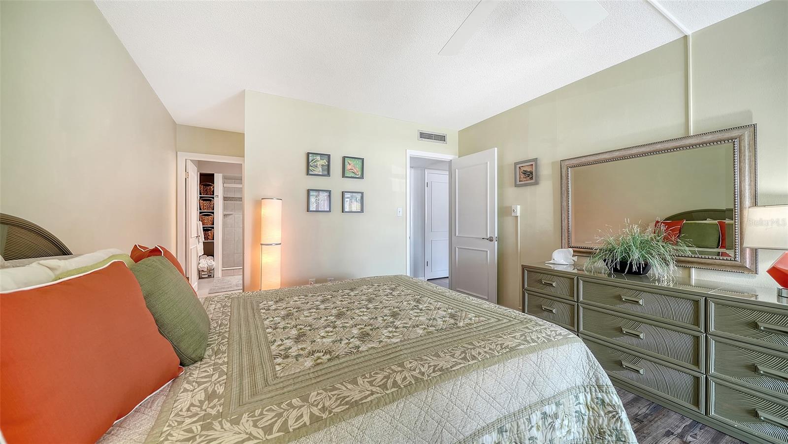 225 HOURGLASS WAY #202, SARASOTA, FL — photo 28