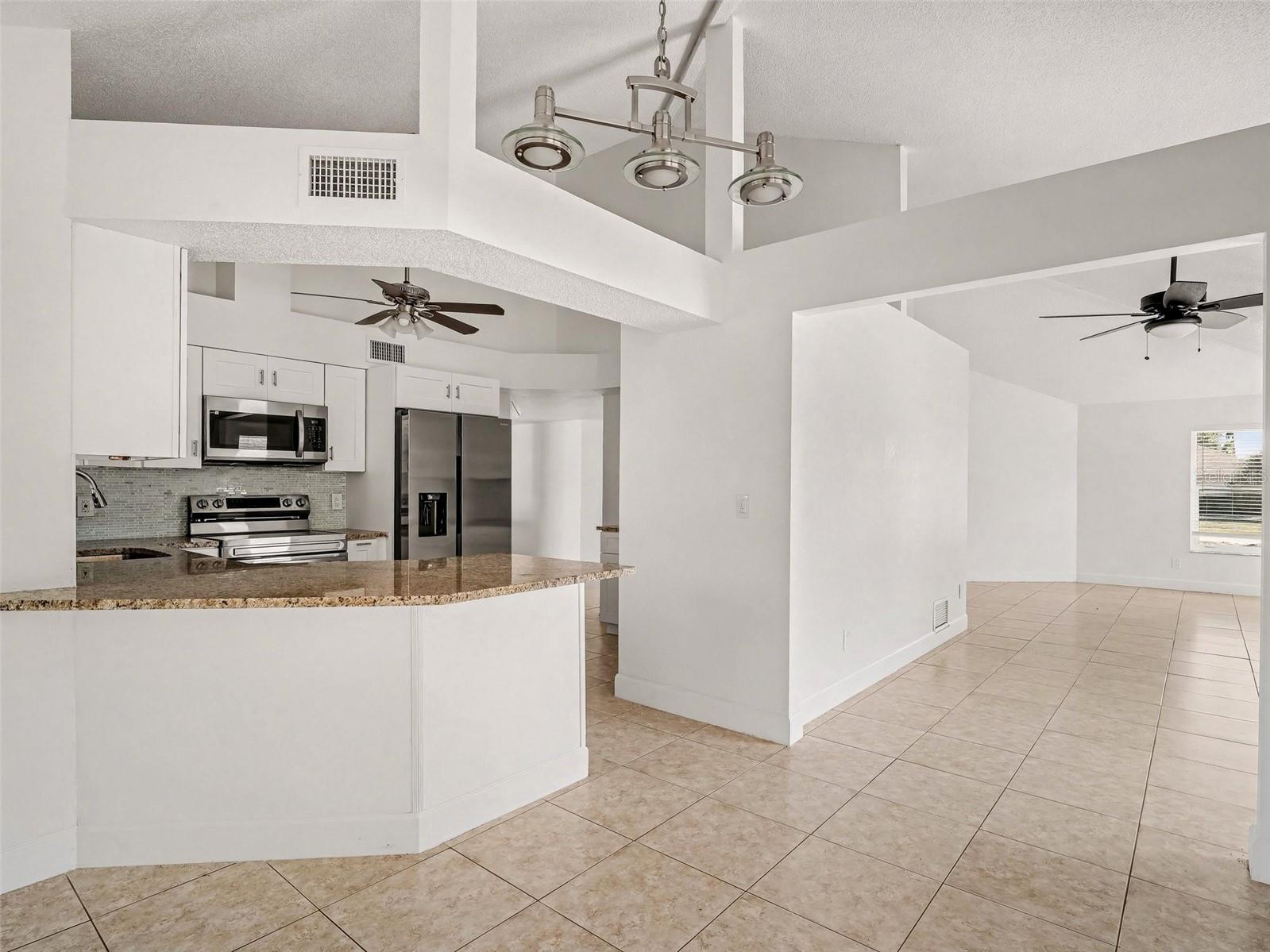822 DIANE CIR, ENGLEWOOD, FL — photo 12