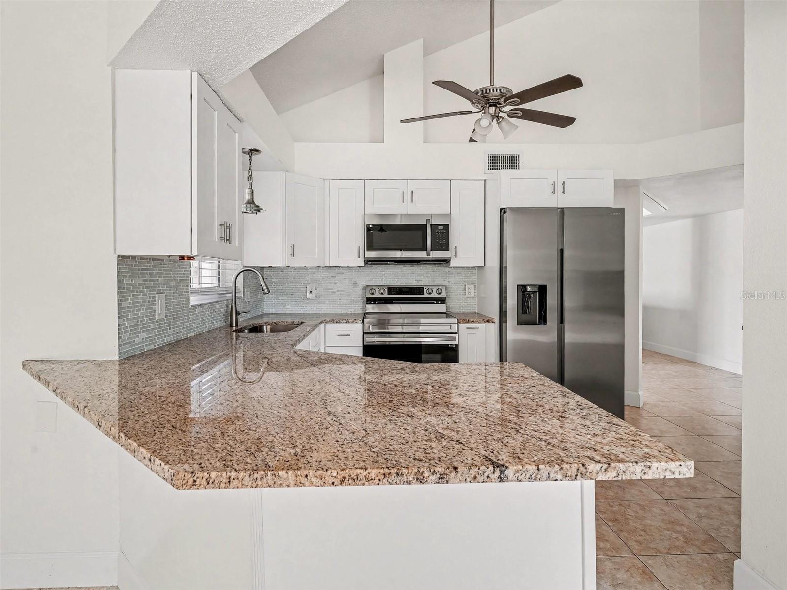 822 DIANE CIR, ENGLEWOOD, FL — photo 14