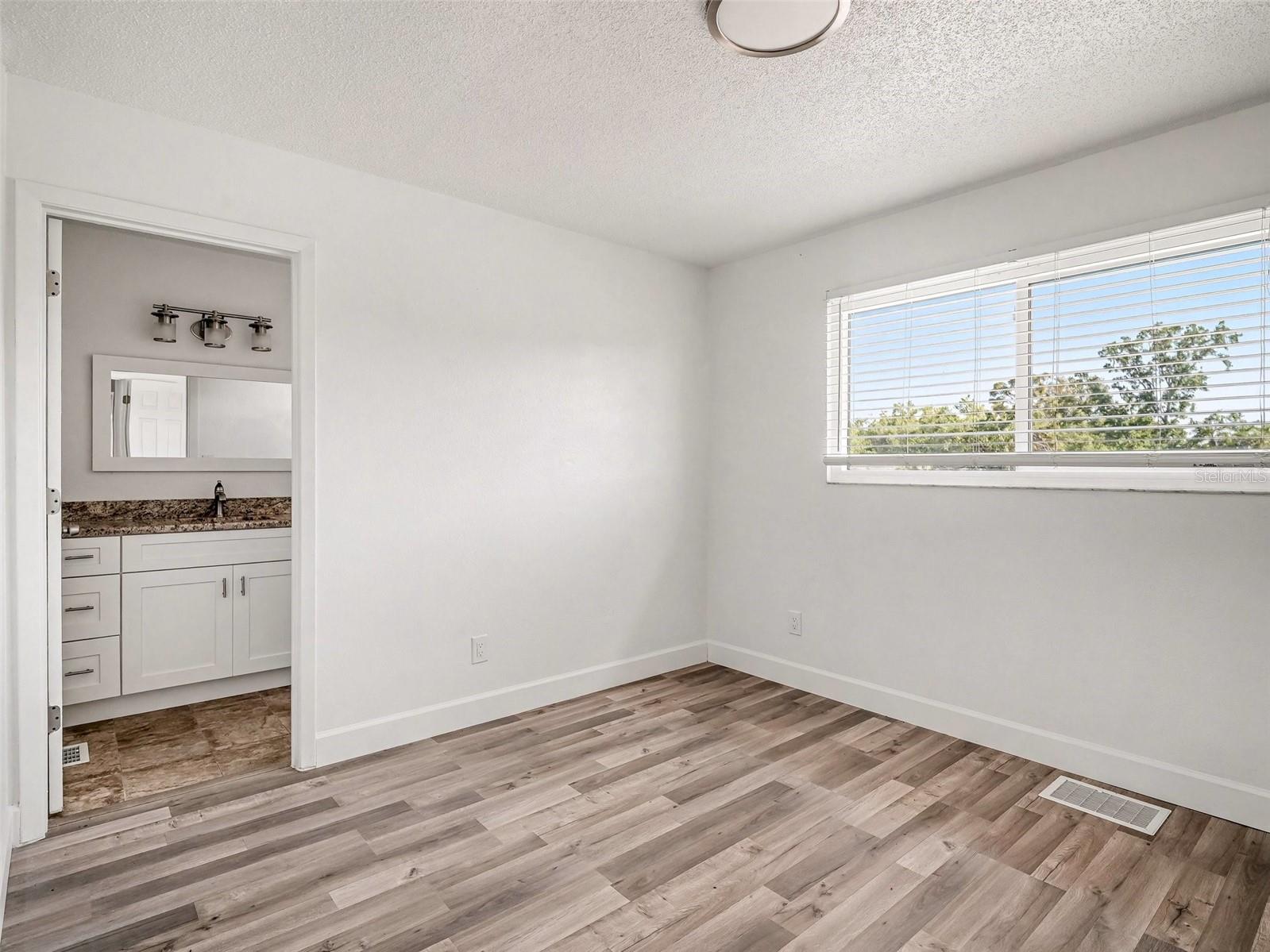 822 DIANE CIR, ENGLEWOOD, FL — photo 25