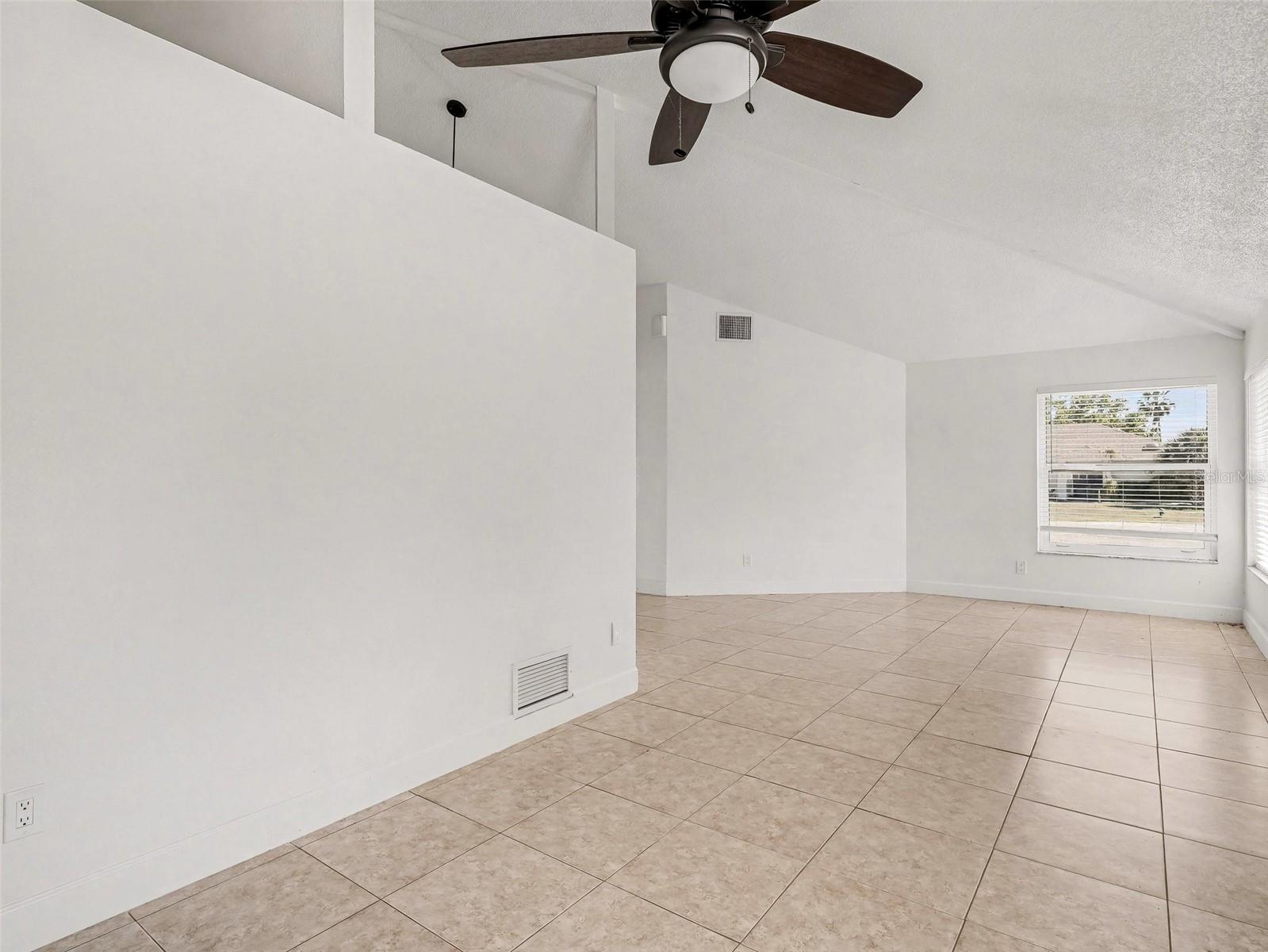 822 DIANE CIR, ENGLEWOOD, FL — photo 32