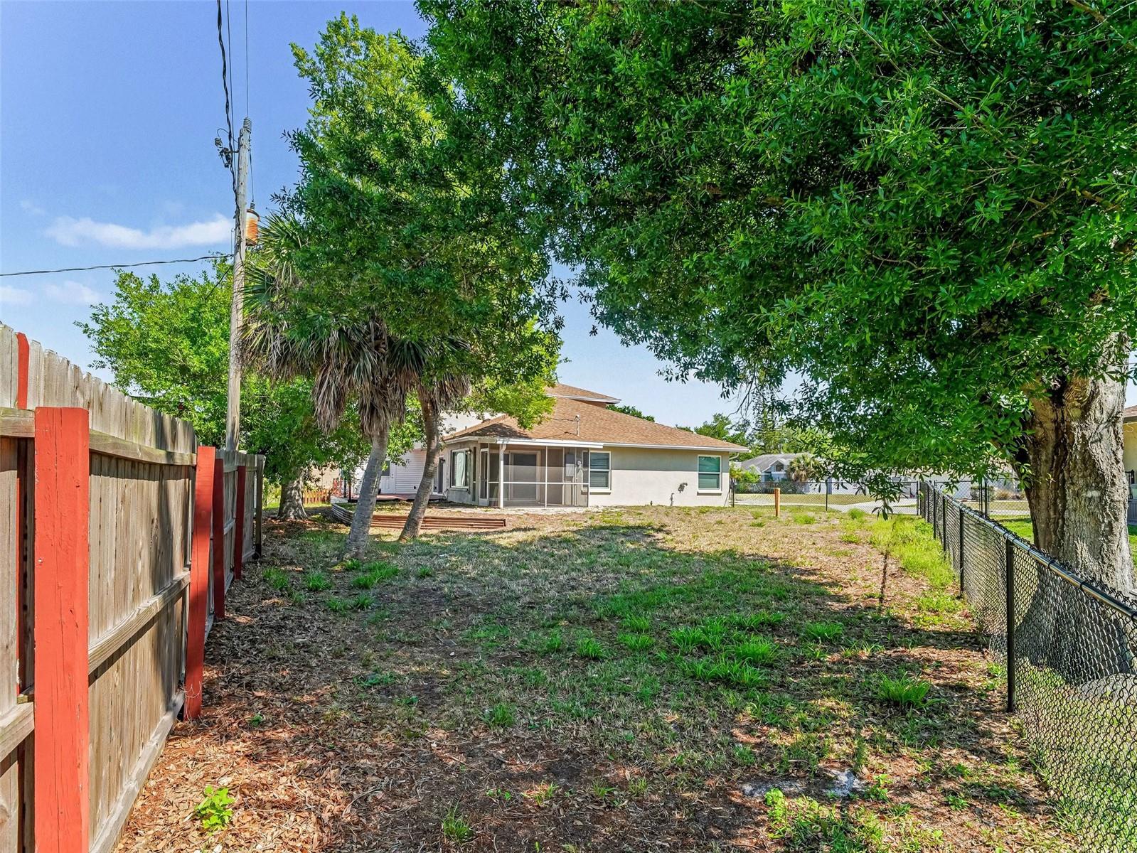 822 DIANE CIR, ENGLEWOOD, FL — photo 36