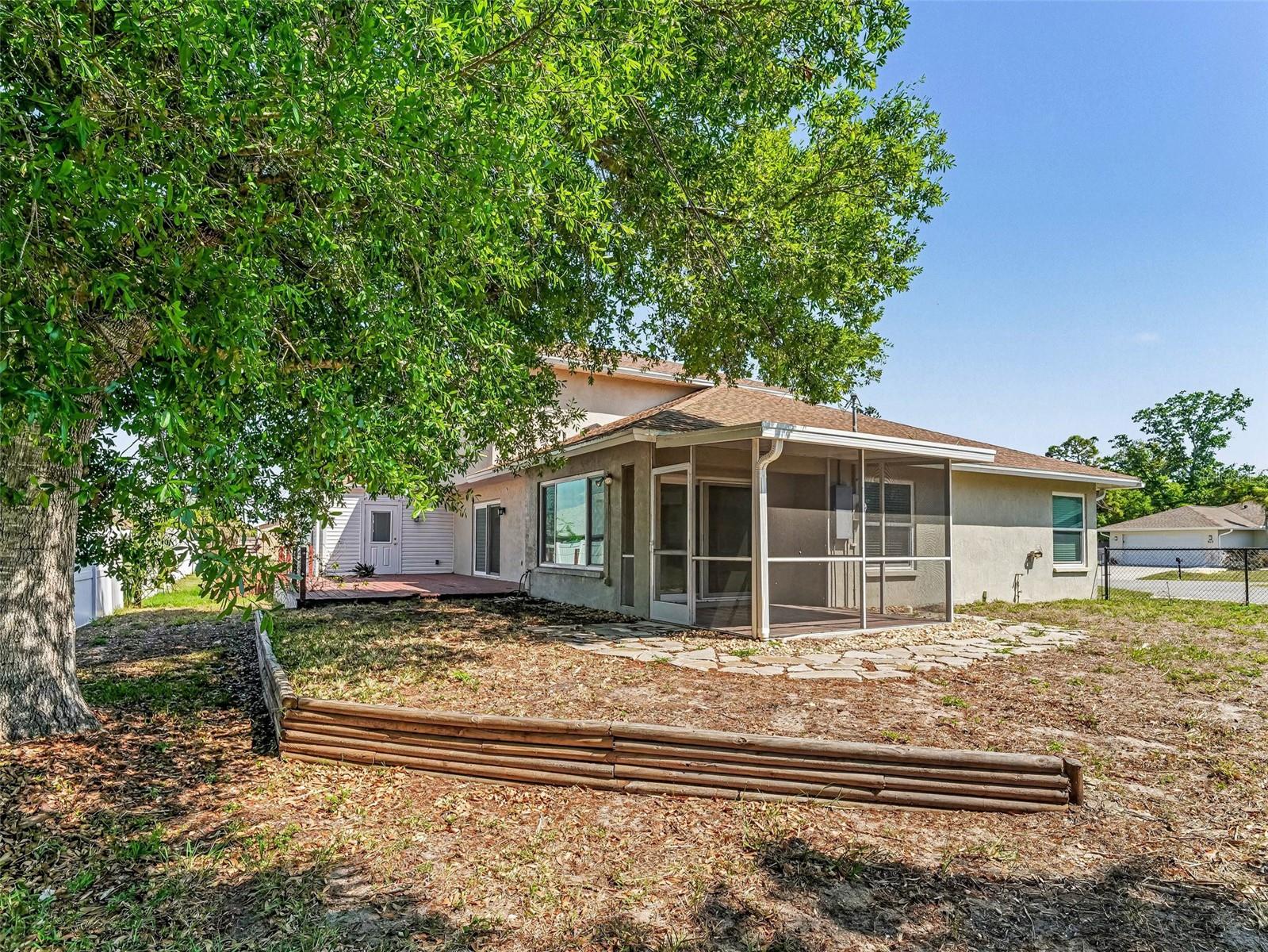 822 DIANE CIR, ENGLEWOOD, FL — photo 37