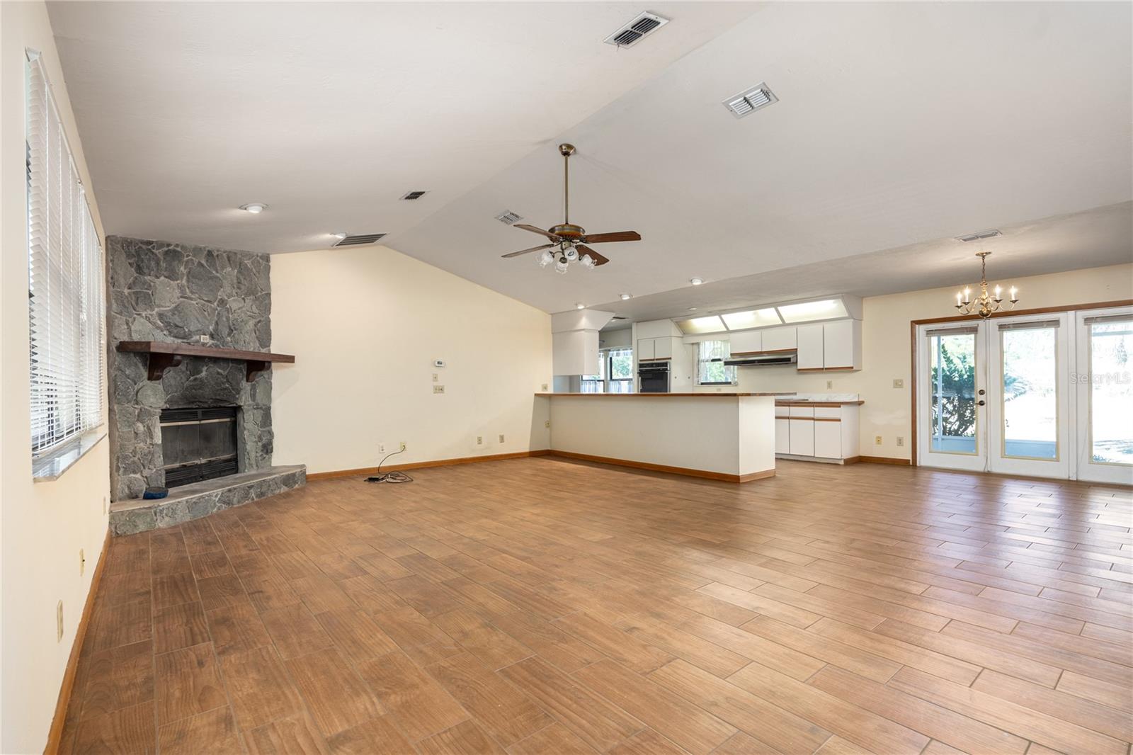 15181 NE 9TH ST, WILLISTON, FL — photo 9