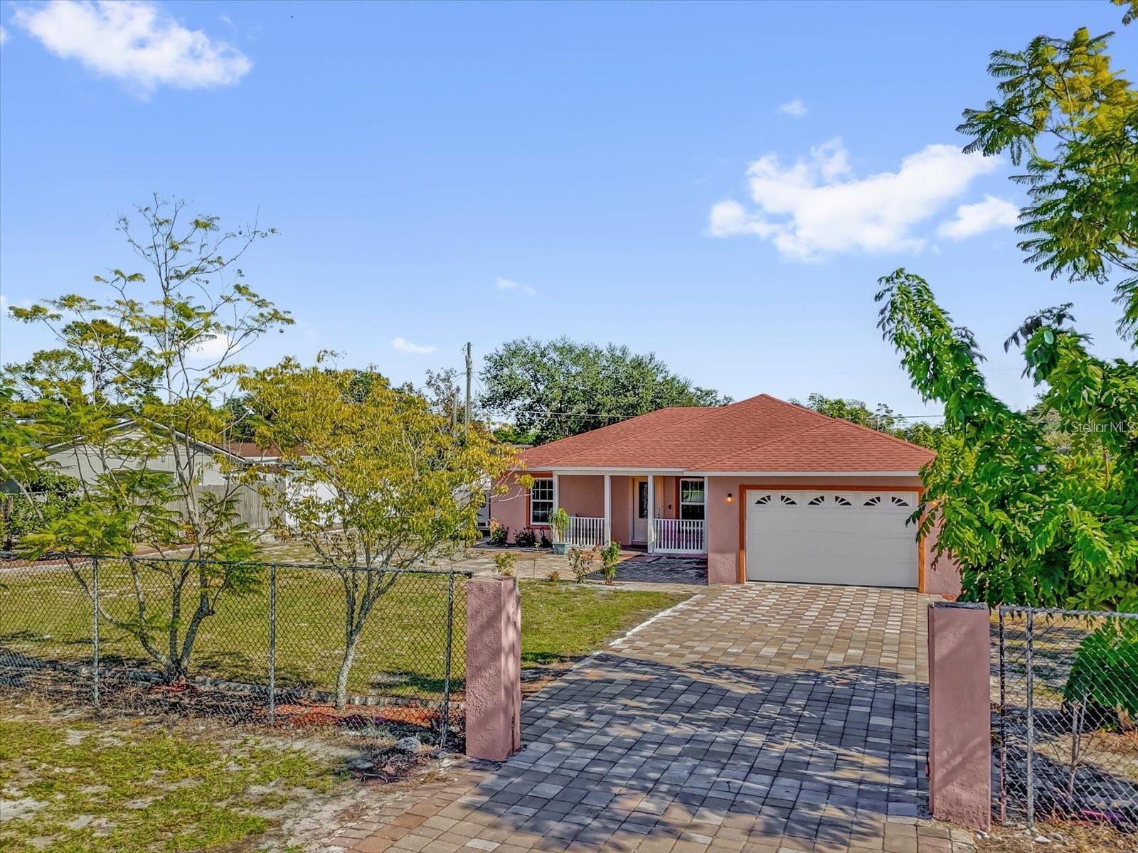 910 W RICH DR, MOUNT DORA, FL