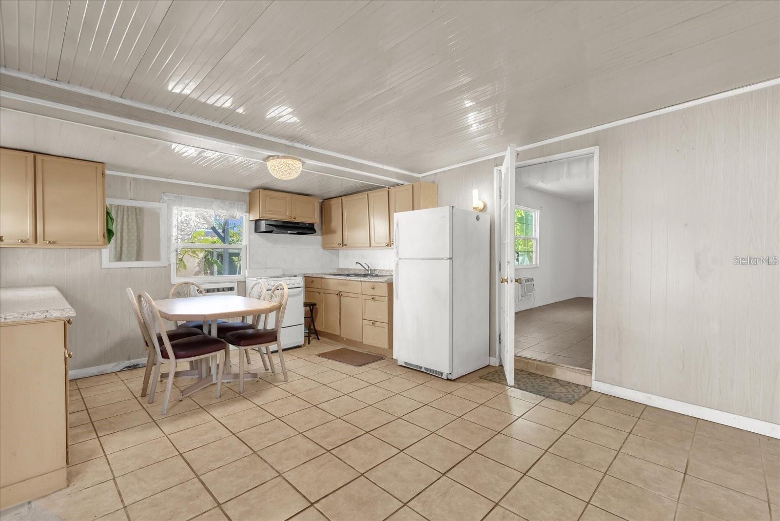 910 W RICH DR, MOUNT DORA, FL — photo 45