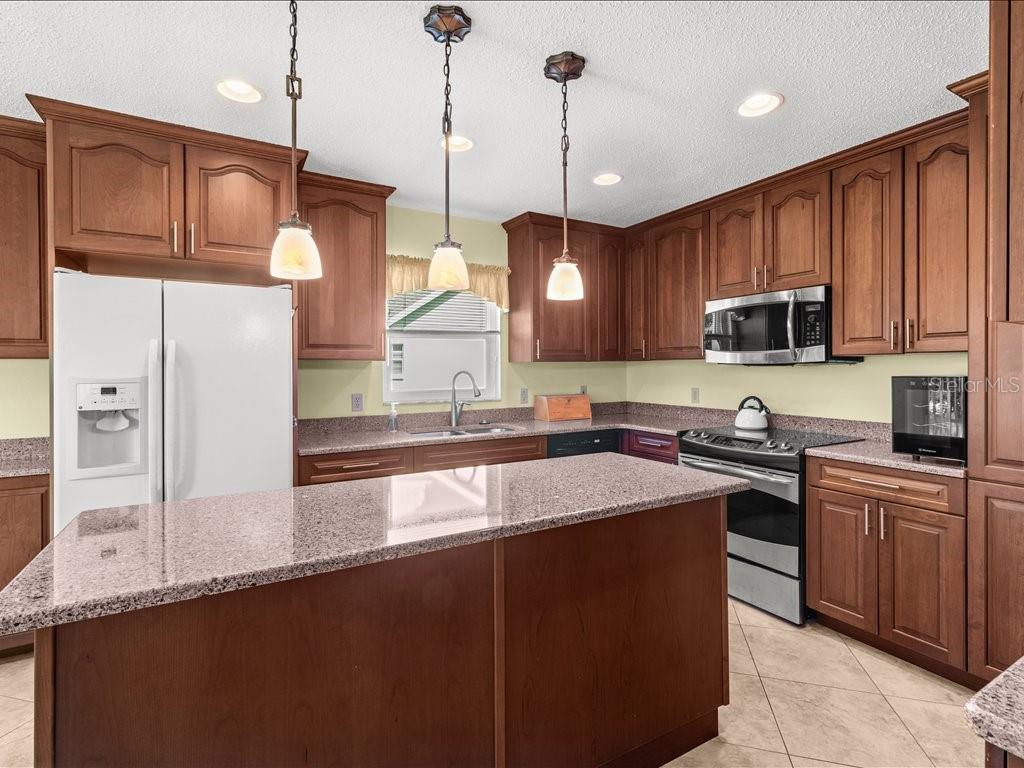 322 FALLING WATERS LN #163, ENGLEWOOD, FL — photo 7