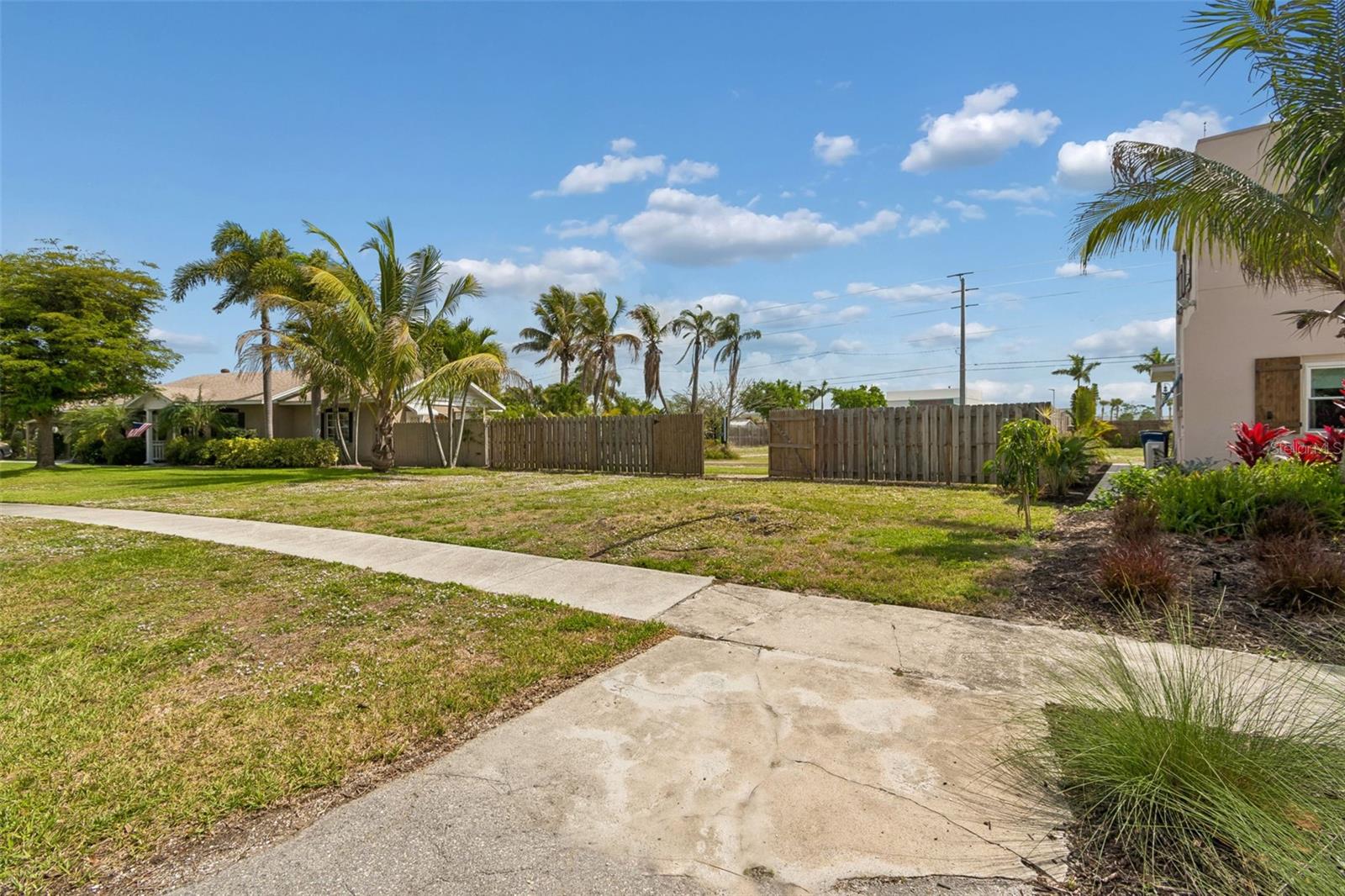 603 CASABELLA DR, BRADENTON, FL — photo 3