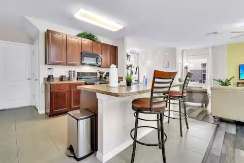 10108 HAWK STORM AVE, TAMPA, FL — photo 2