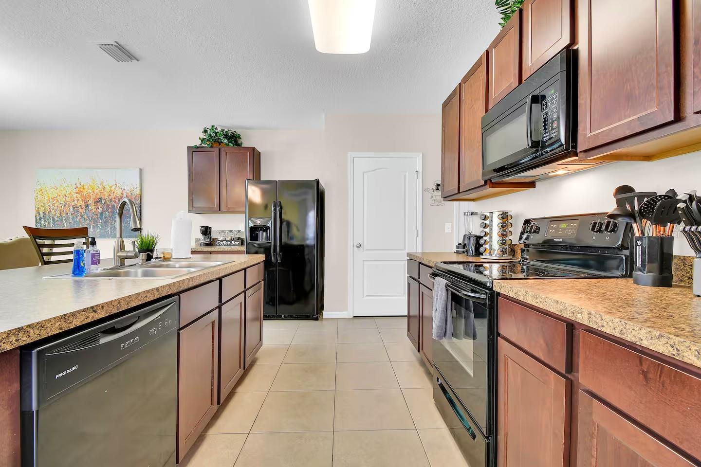 10108 HAWK STORM AVE, TAMPA, FL — photo 9
