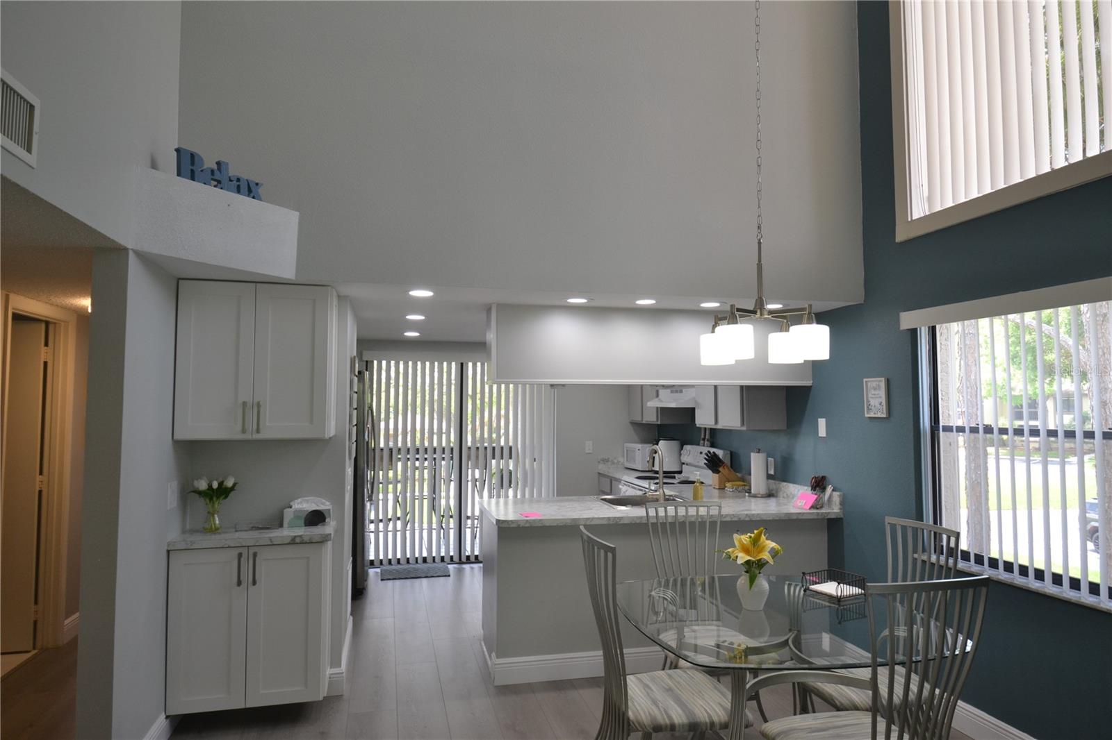 284 WOODLAKE WYNDE, OLDSMAR, FL — photo 2