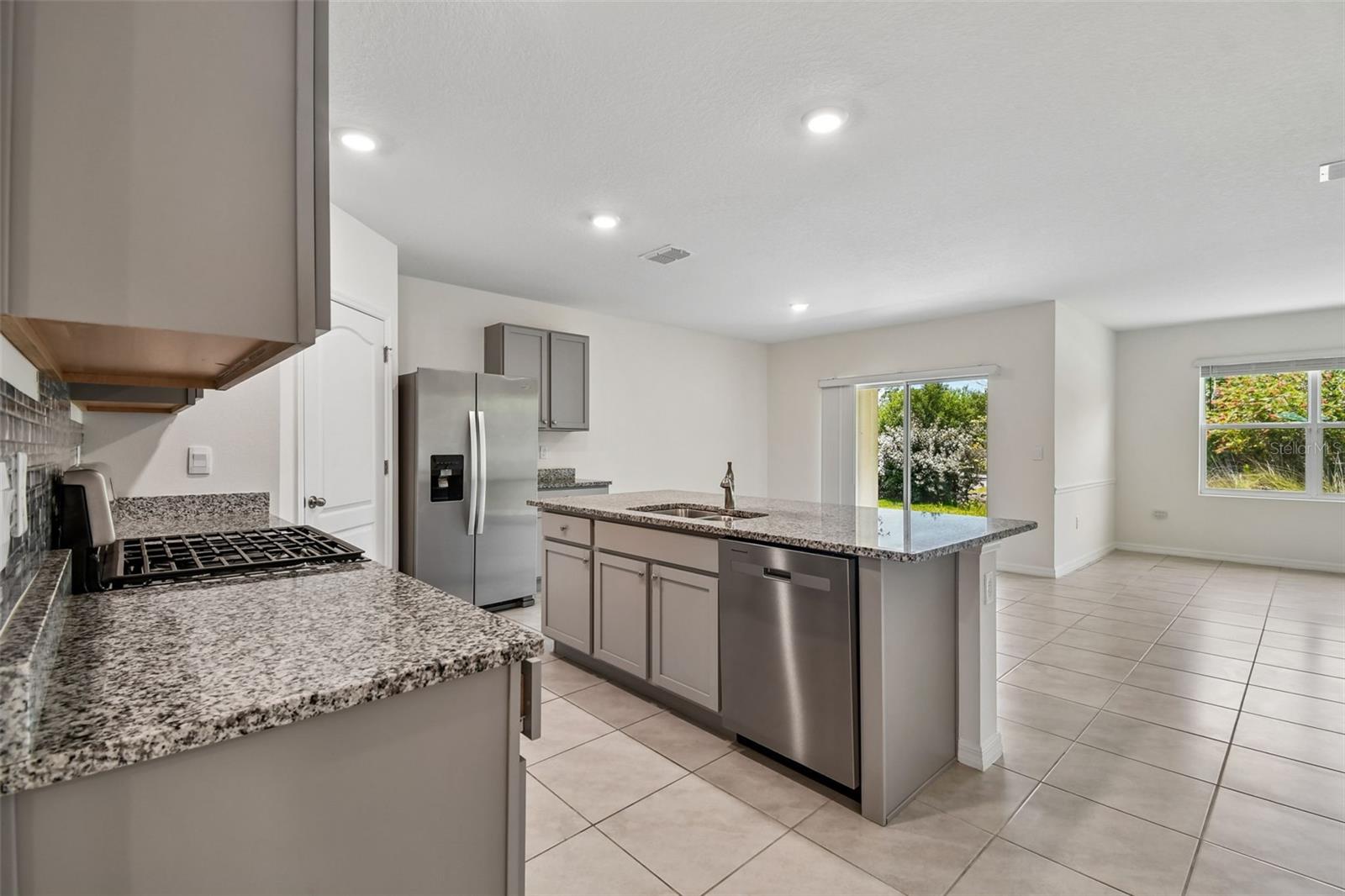 727 LAZIO CIR, DEBARY, FL — photo 8